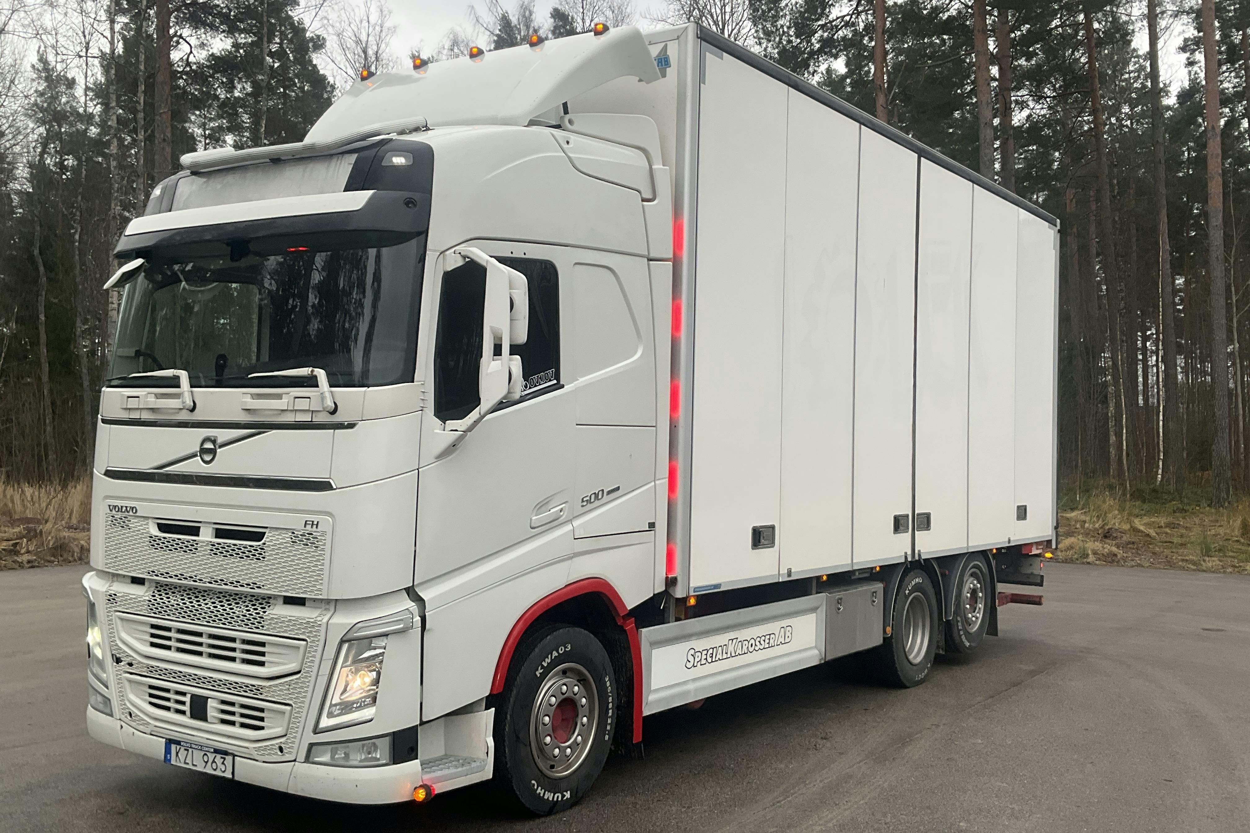 Präsentationsfoto 1 von 39: Volvo FH500 - 938 677 Kilometer - Verkaufsautomat - Weiß - 2015