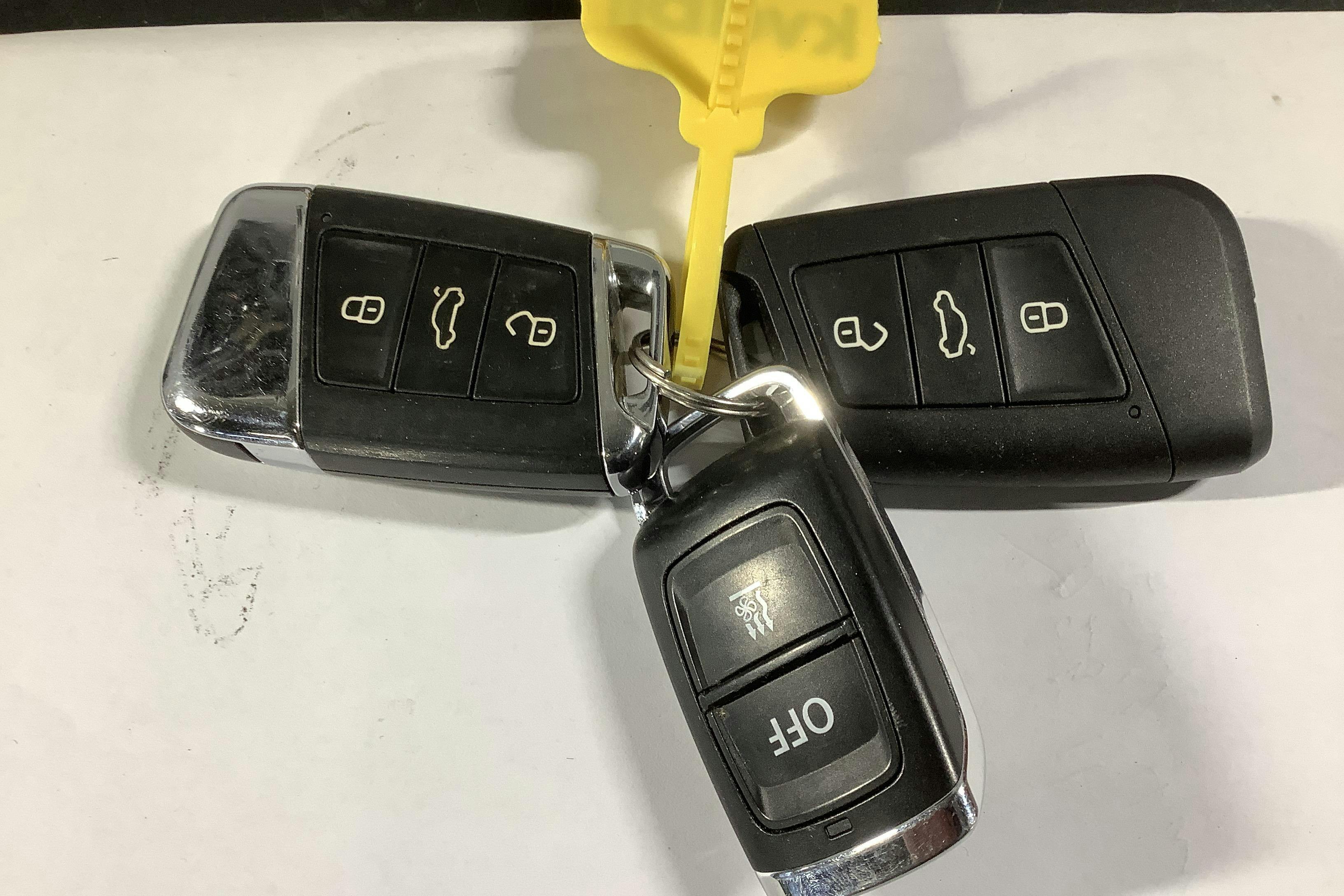 Esitlusfoto 16 aadressil 16: Skoda Kodiaq 2.0 TDI 4X4 (190hk) - 215 410 km - Automaatne - valge - 2020