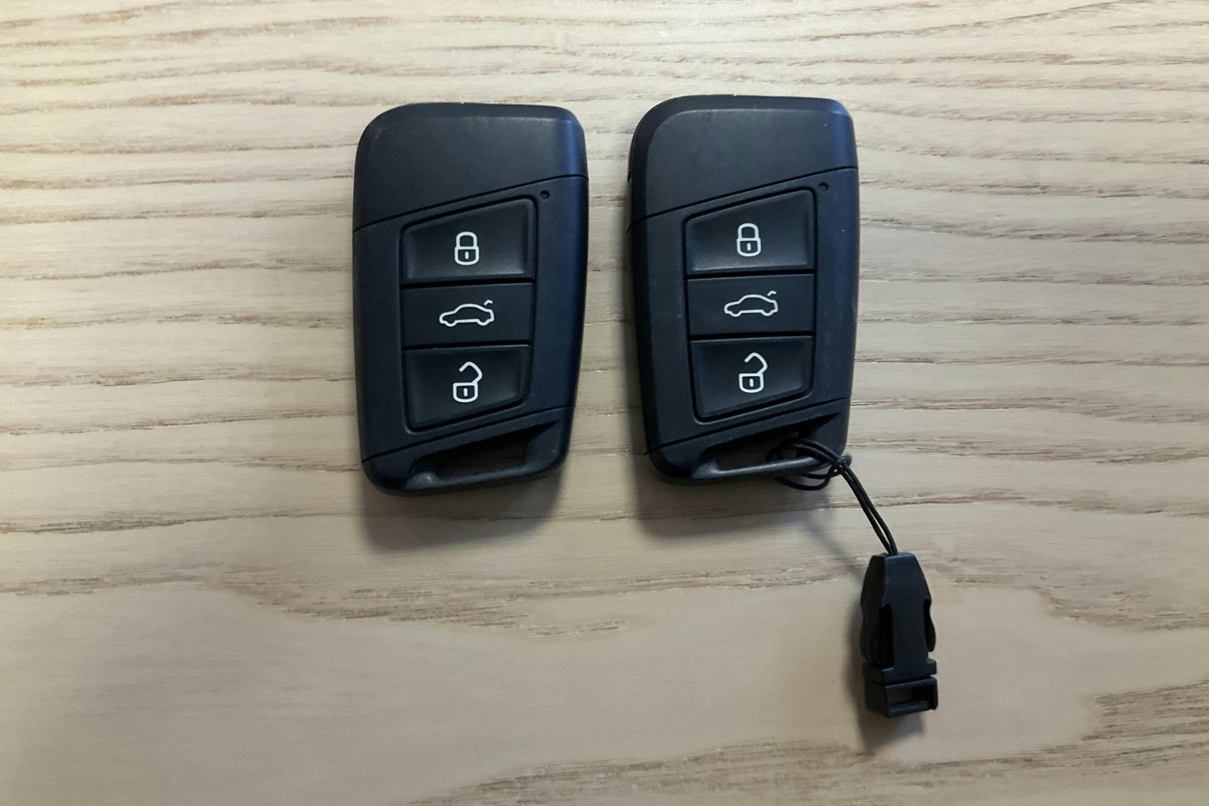 Presentation photo 16 of 16: VW Passat 2.0 TDI Sportscombi (150hk) - 33 440 km - Automatic - red - 2022