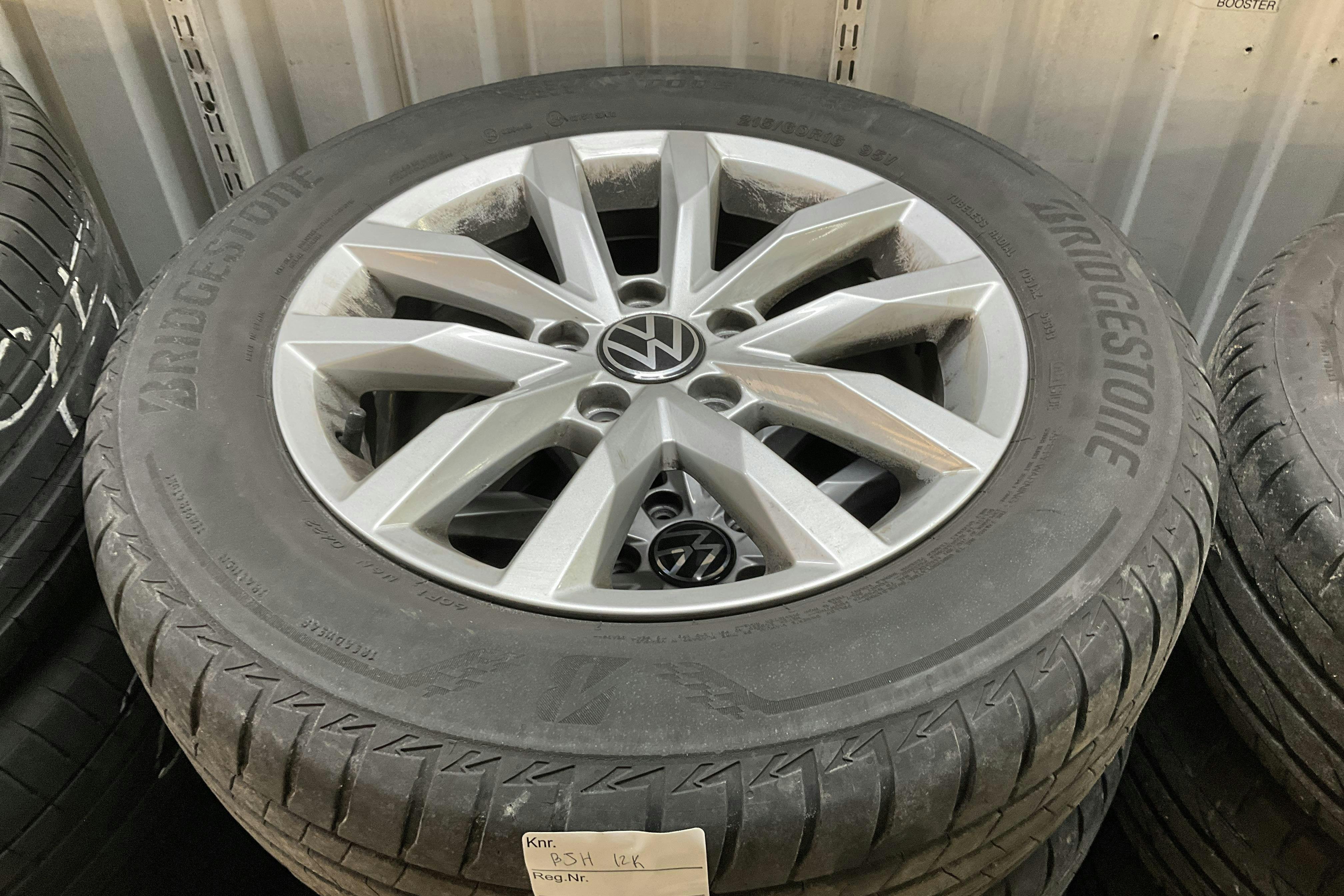 Presentation photo 12 of 12: VW Passat 2.0 TDI Sportscombi (150hk) - 17 100 km - Automatic - red - 2022