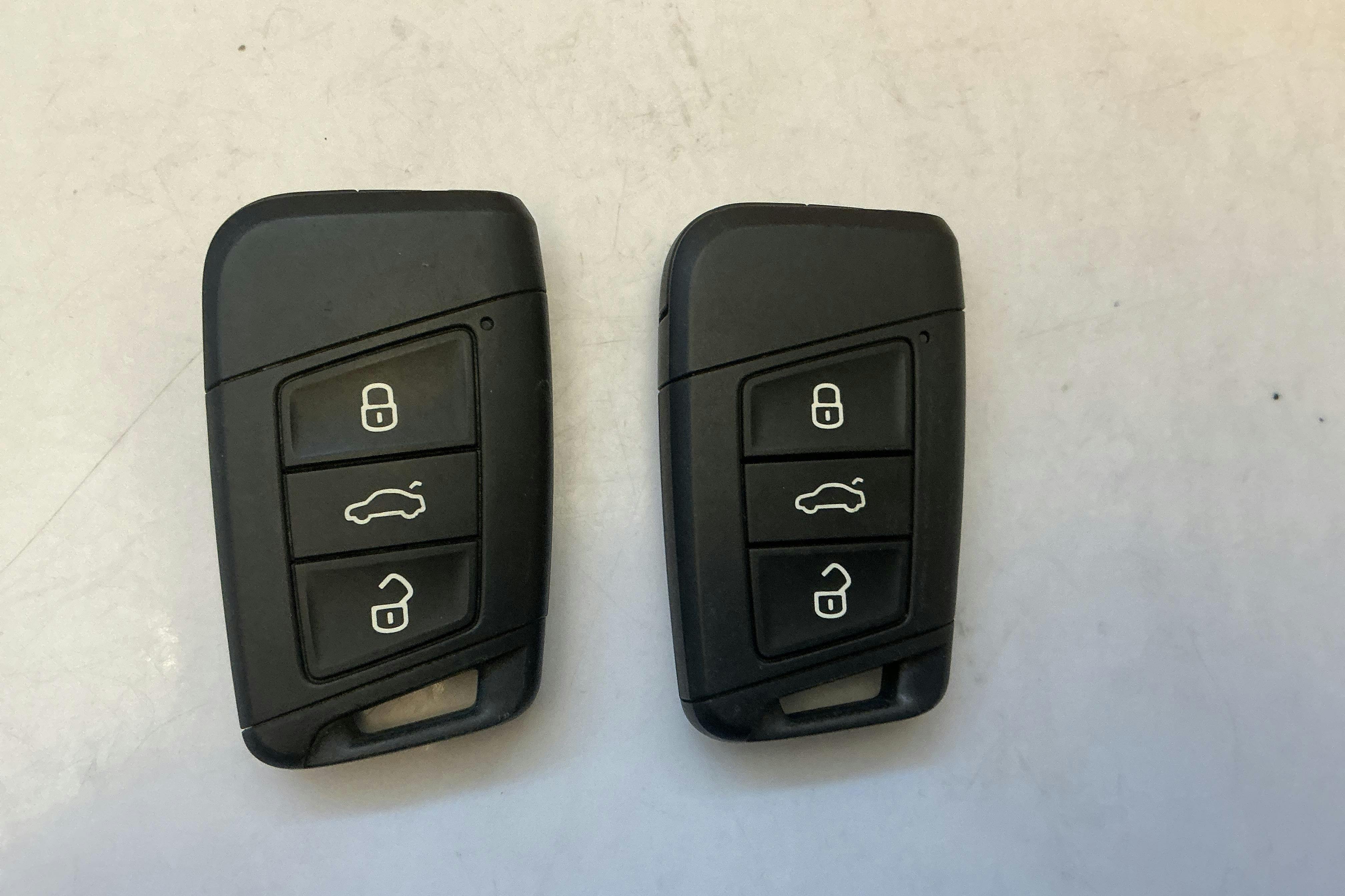 Presentation photo 14 of 14: VW Passat 2.0 TDI Sportscombi (150hk) - 36 250 km - Automatic - red - 2022