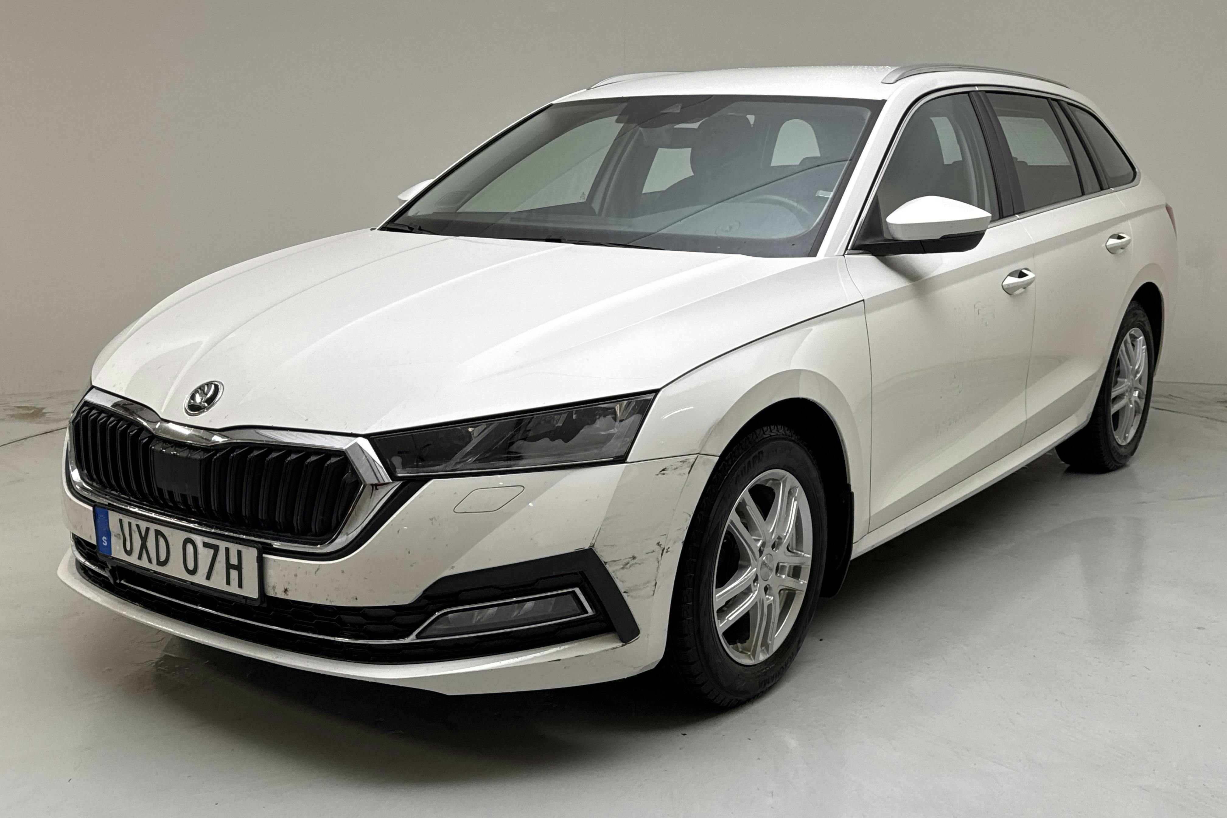 Presentation photo 1 of 13: Skoda Octavia G-TEC 1.5 TSI Combi (130hk) - 31 460 km - Automatic - white - 2022