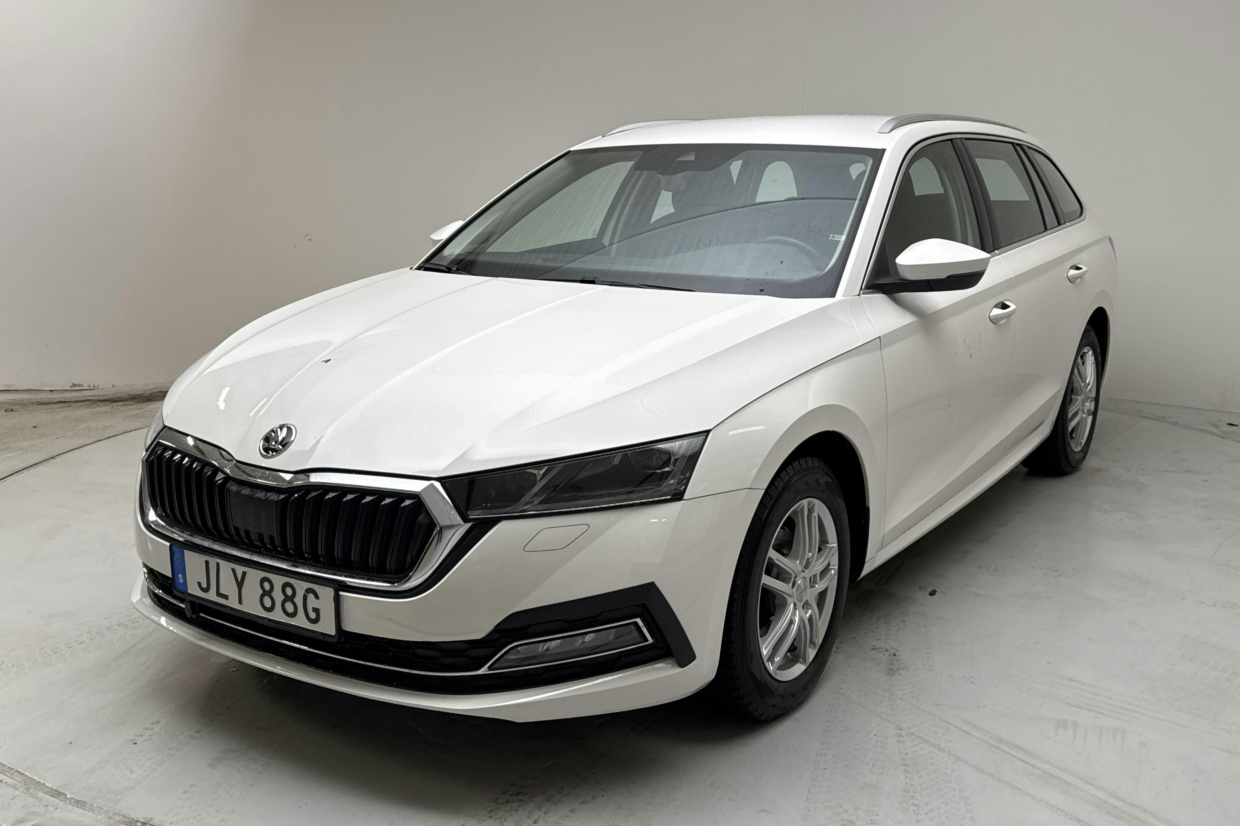 Presentation photo 1 of 15: Skoda Octavia G-TEC 1.5 TSI Combi (130hk) - 23 790 km - Automatic - white - 2022