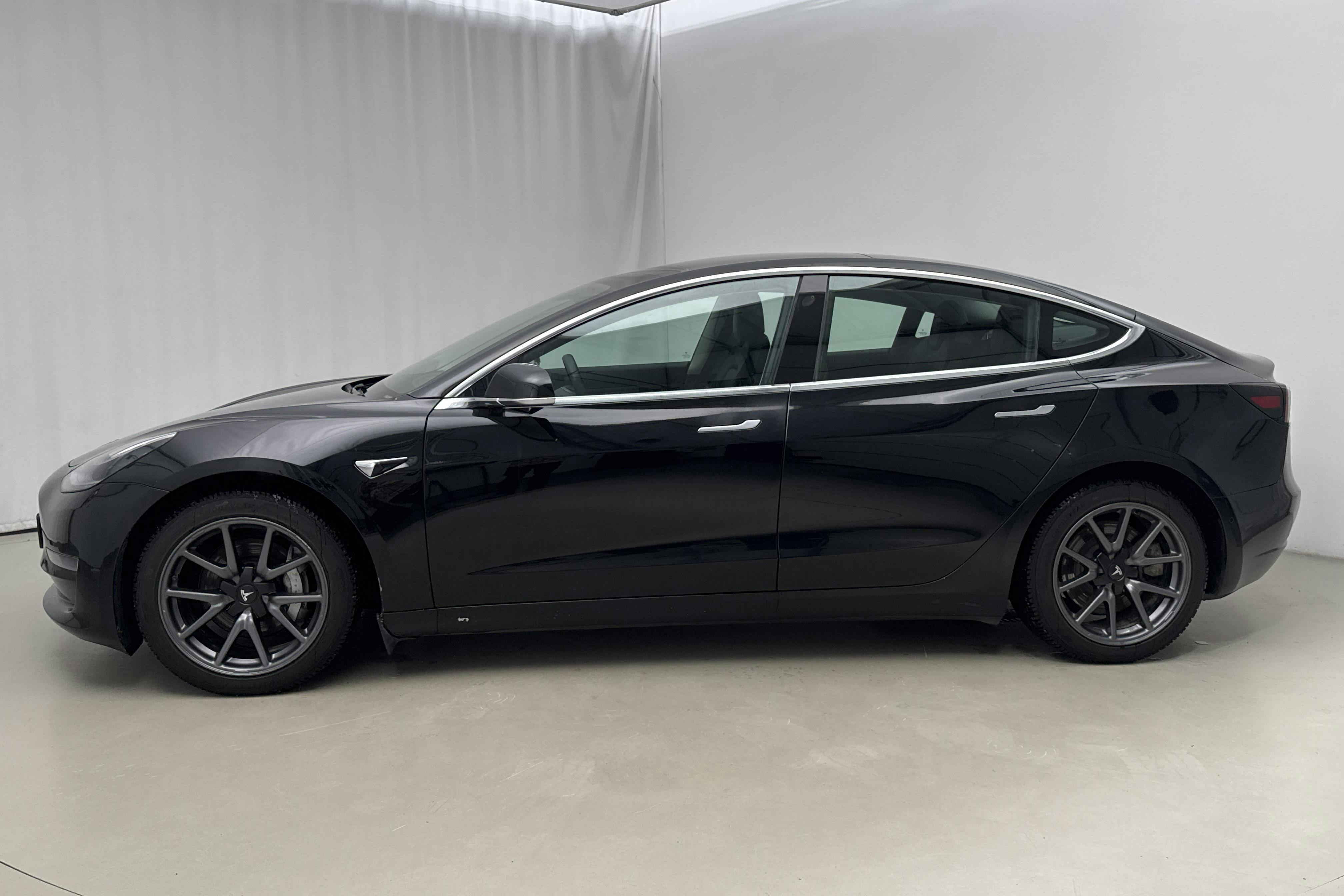 Presentationsfoto 2 av 23: Tesla Model 3 Long Range Dual Motor AWD - 15 059 mil - Automat - svart - 2020