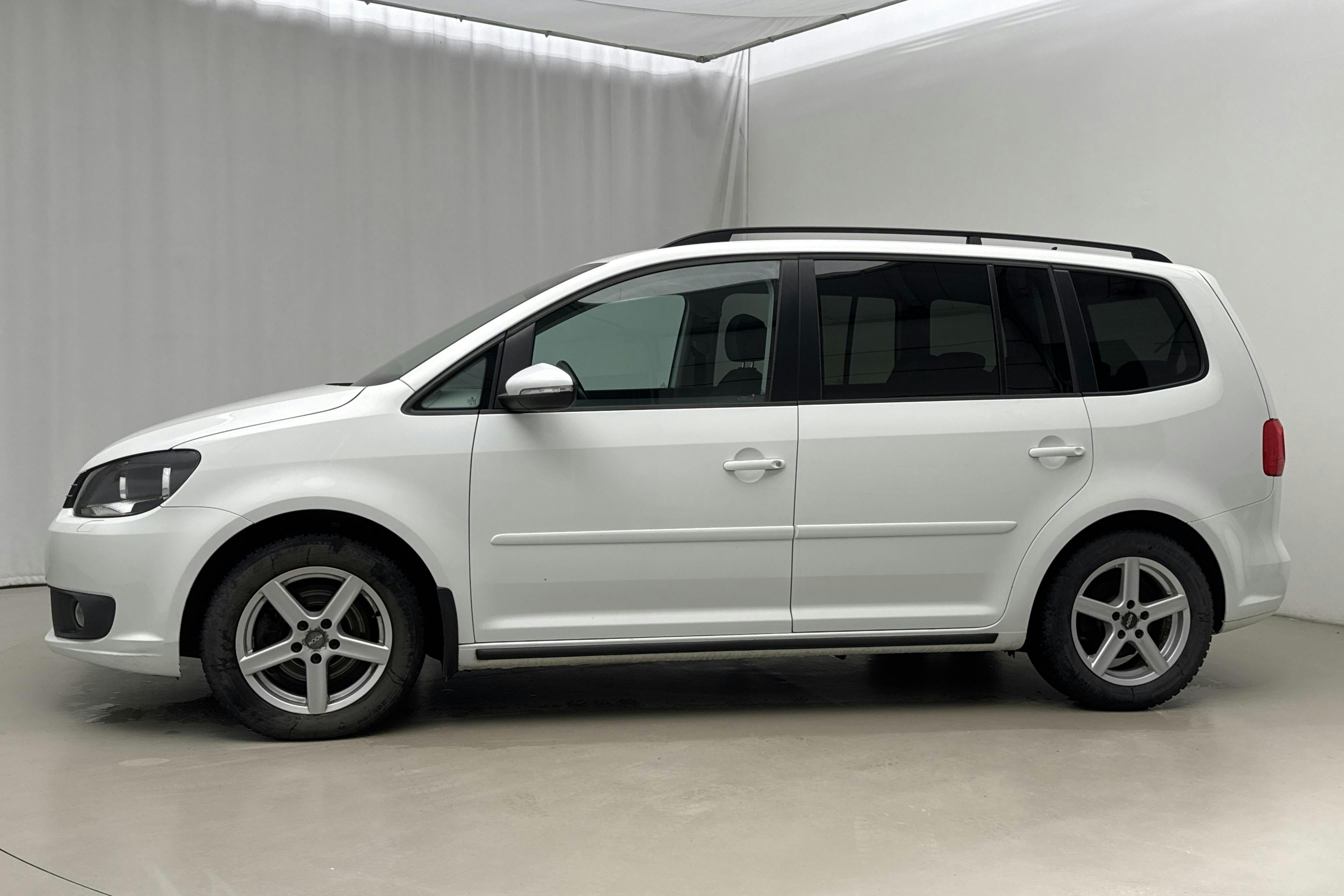 Presentation photo 2 of 19: VW Touran 1.4 TSI (140hk) - 148 090 km - Manual - white - 2015