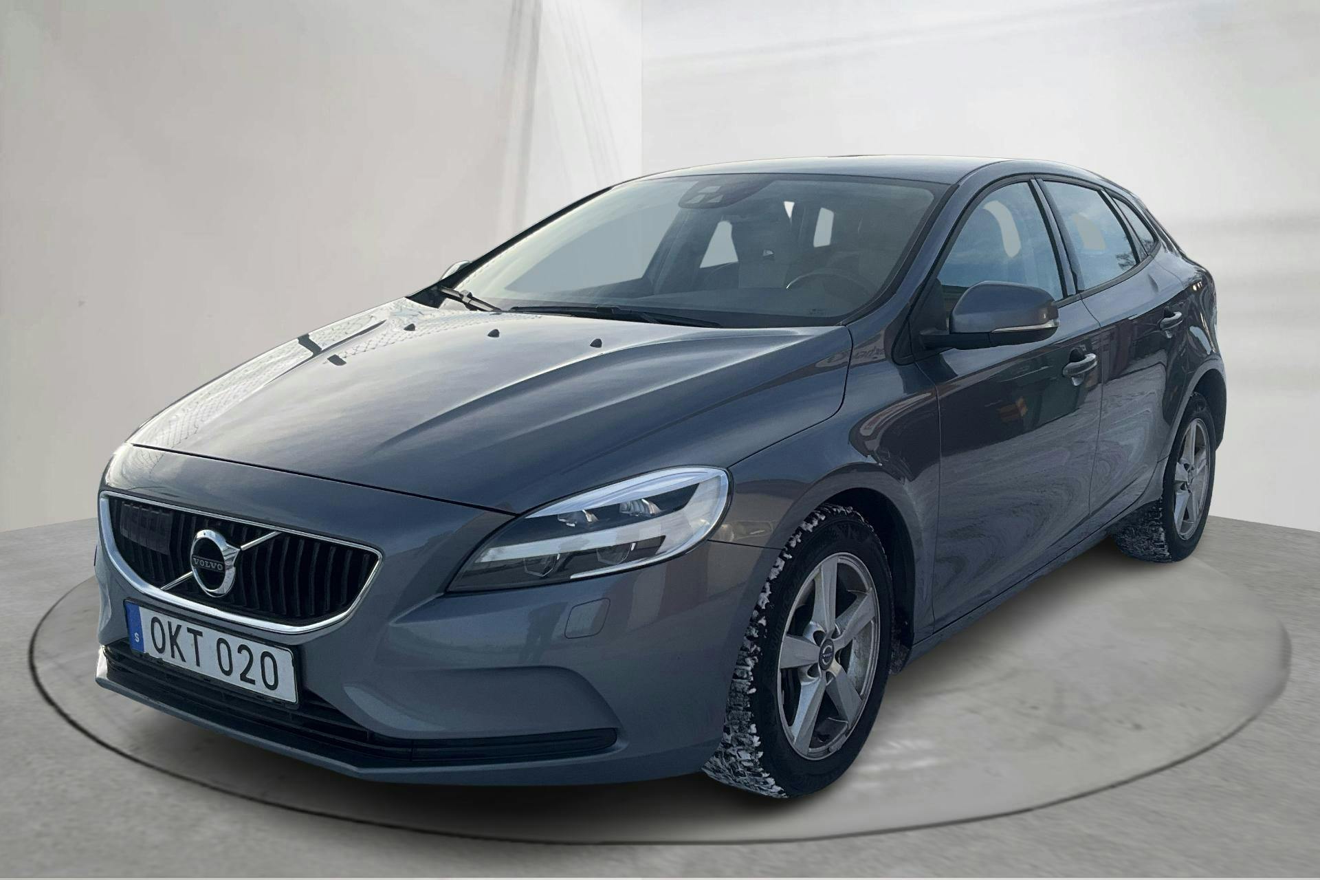Presentation photo 1 of 14: Volvo V40 D2 (120hk) - 197 150 km - Automatic - gray - 2017