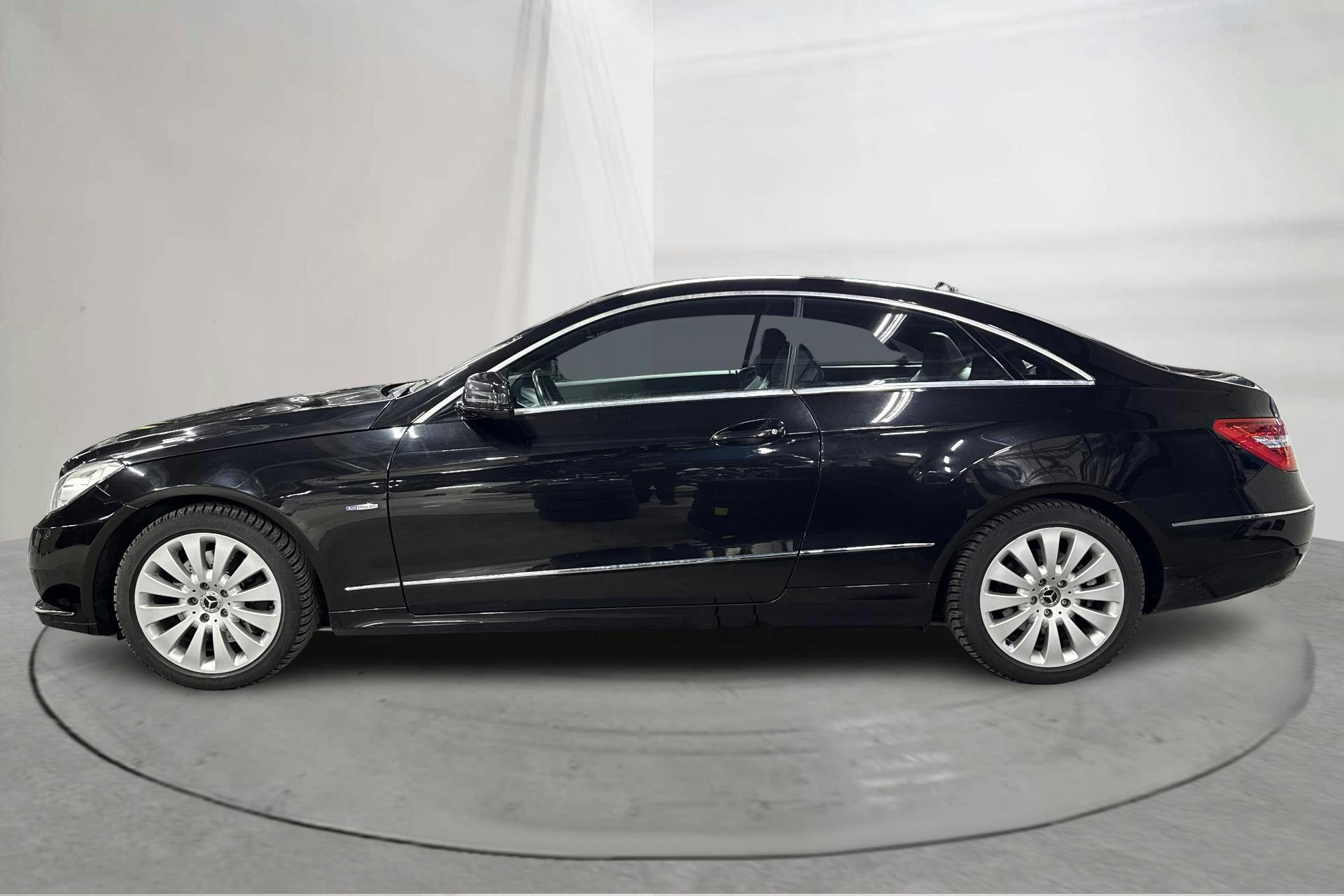 Presentation photo 2 of 14: Mercedes E 350 Coupé C207 (306hk) - 144 810 km - Automatic - black - 2012