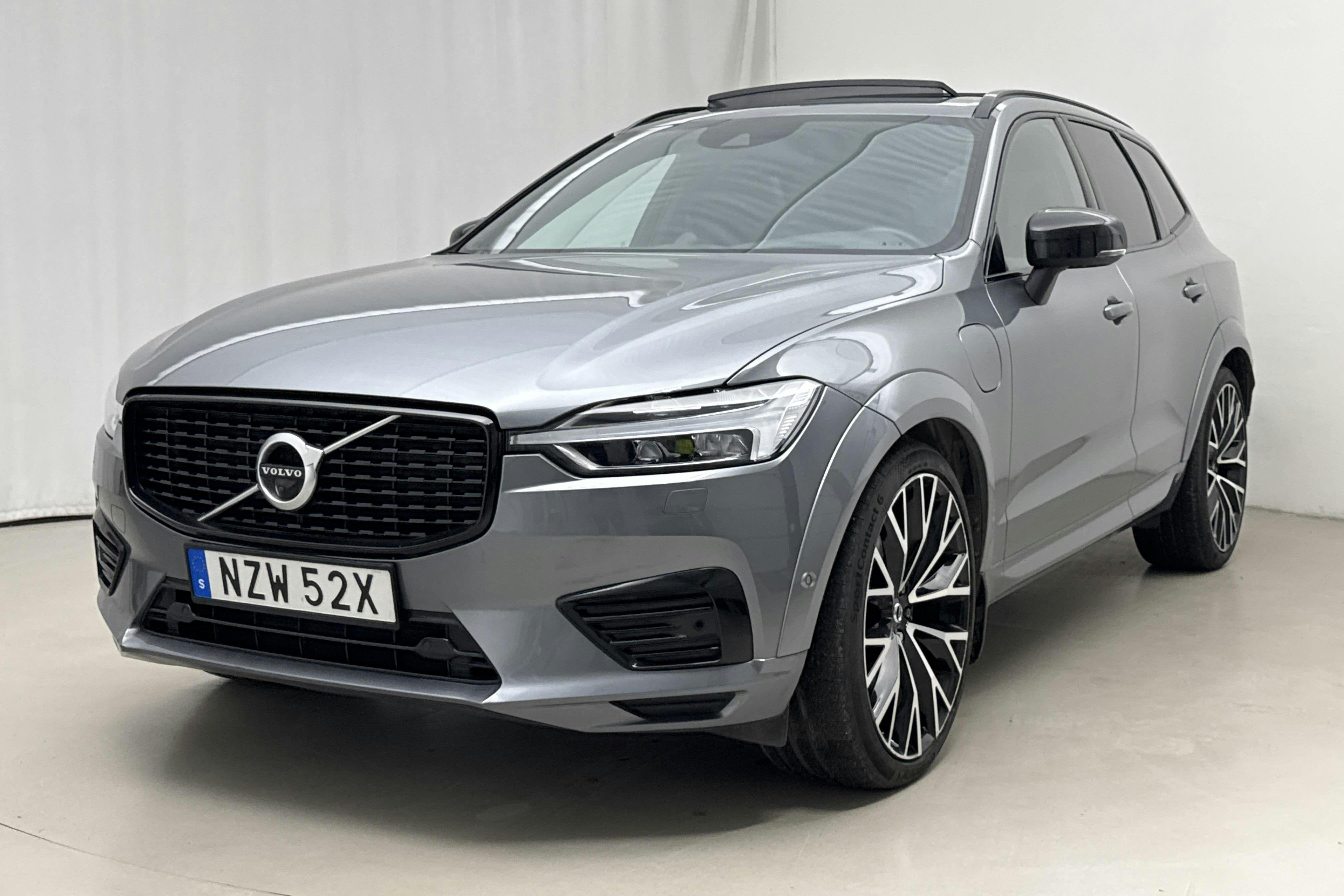 Presentation photo 1 of 27: Volvo XC60 T8 AWD Recharge (390hk) - 72 860 km - Automatic - gray - 2021