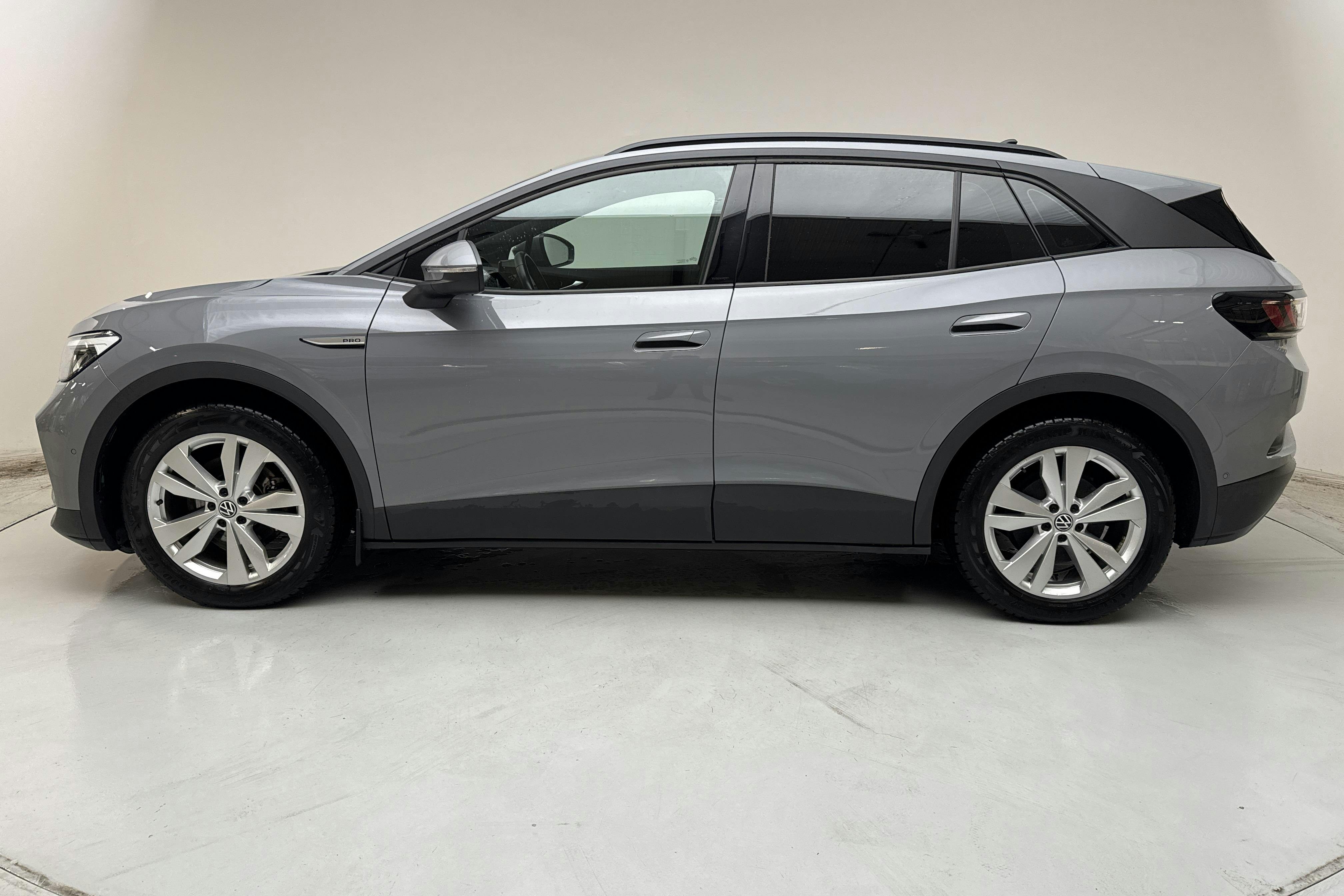 Presentationsfoto 2 av 16: VW ID.4 77kWh (204hk) - 7 009 mil - Automat - grå - 2022