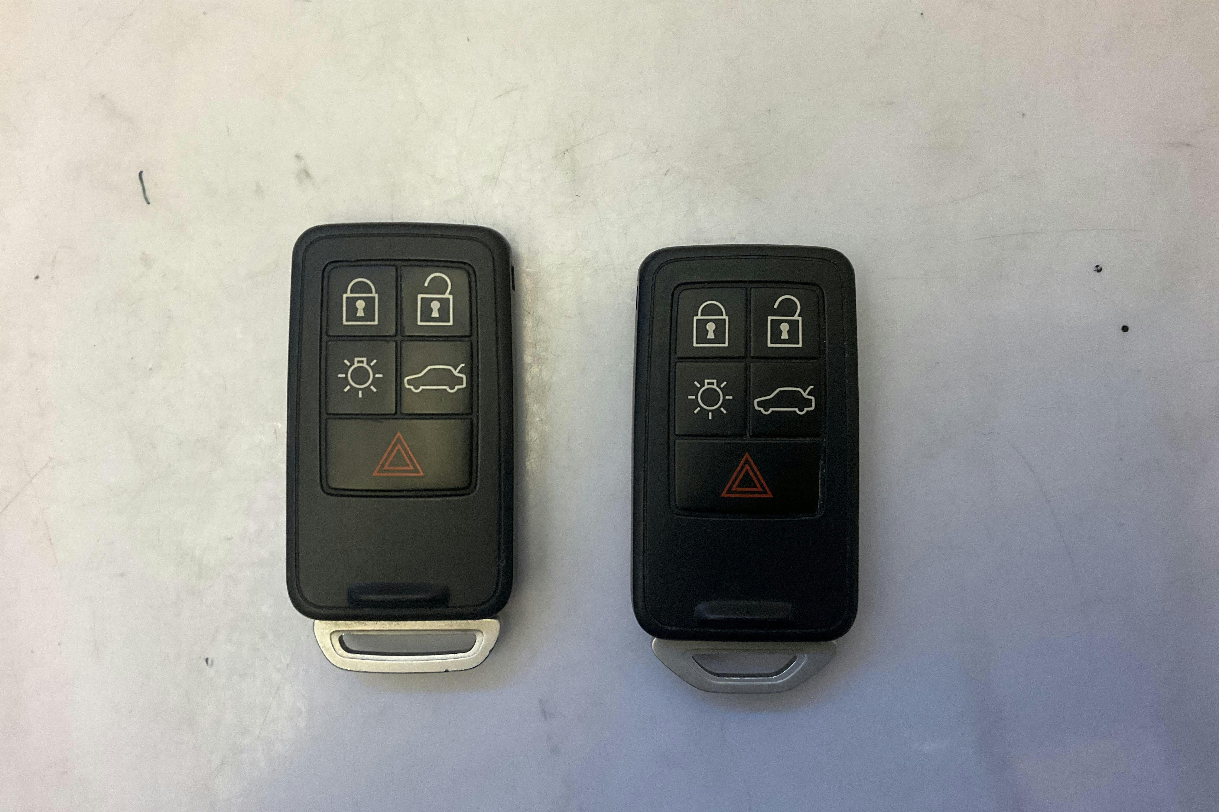 Presentation photo 17 of 17: Volvo V60 D4 (181hk) - 181 660 km - Automatic - white - 2015