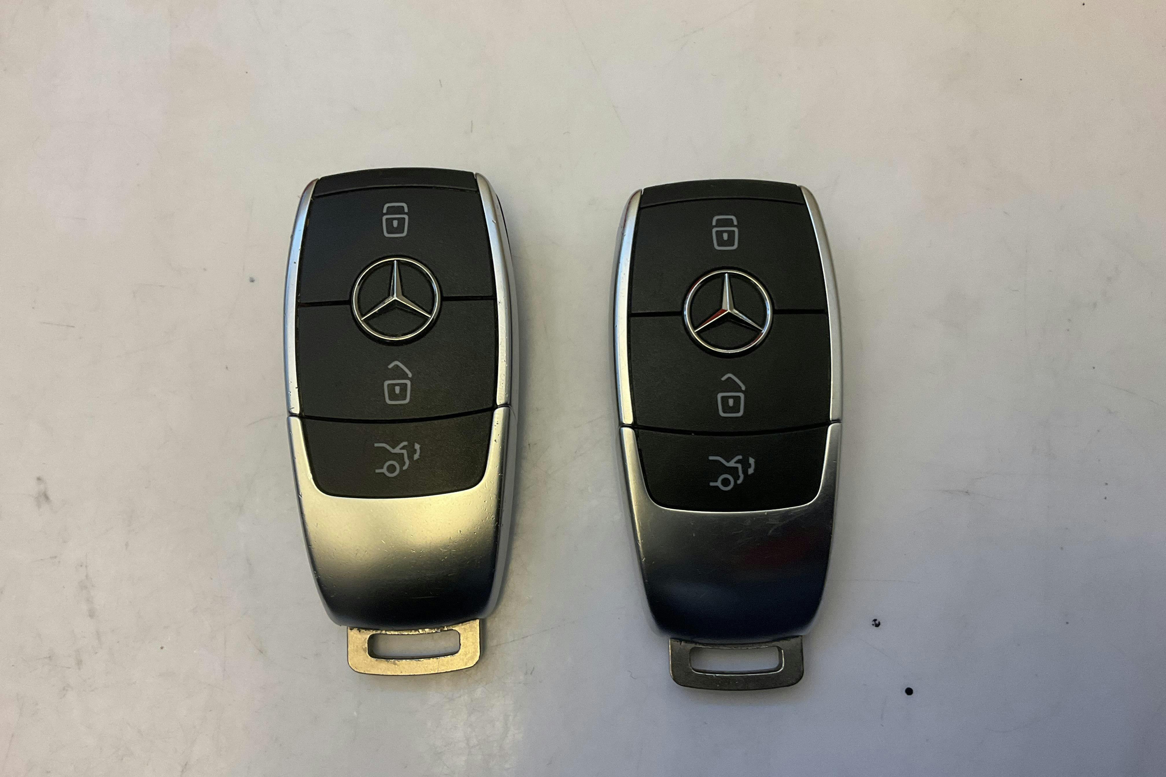 Presentation photo 16 of 16: Mercedes EQB 300 4MATIC X243 (228hk) - 108 930 km - Automatic - white - 2023