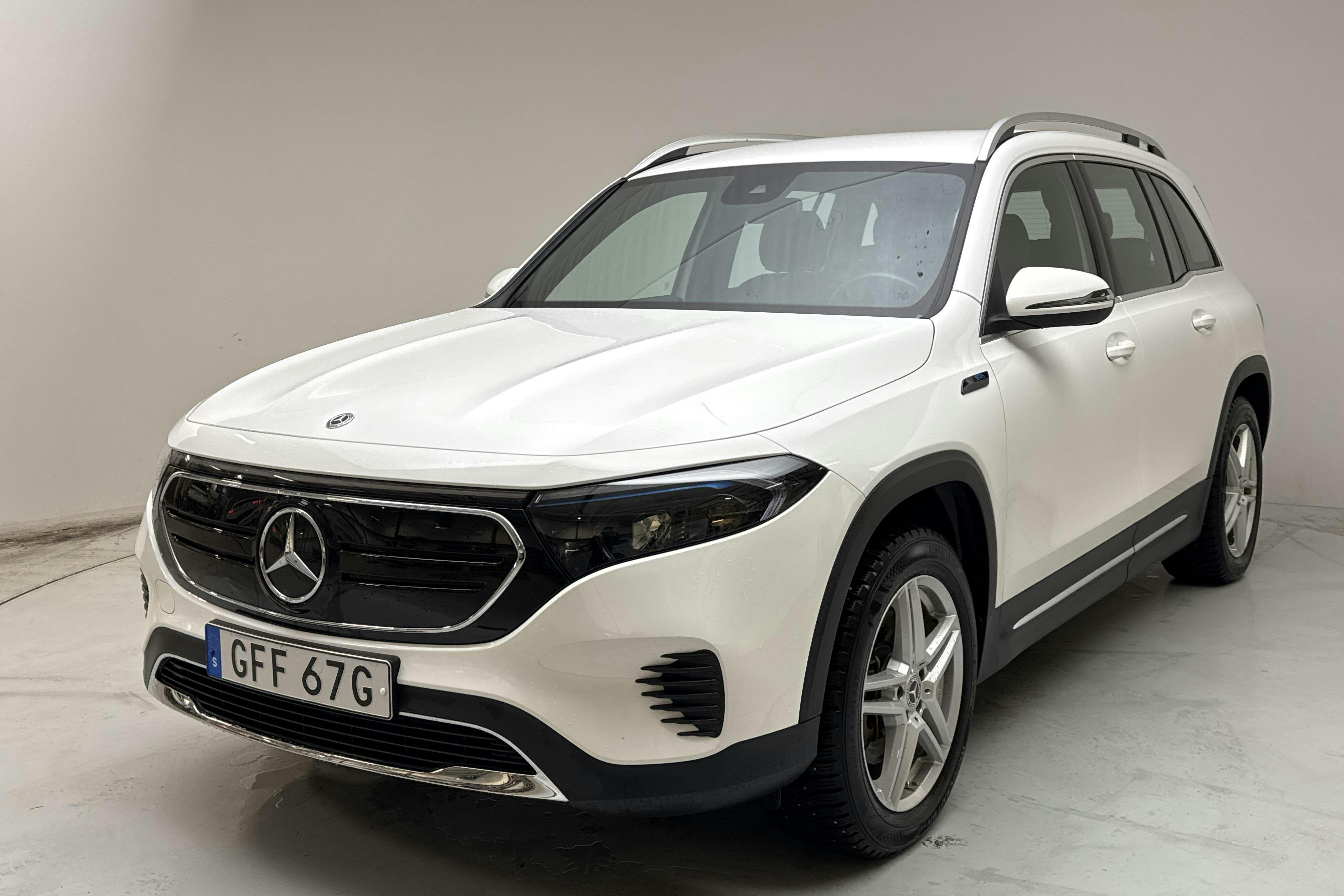 Presentation photo 1 of 16: Mercedes EQB 300 4MATIC X243 (228hk) - 108 930 km - Automatic - white - 2023