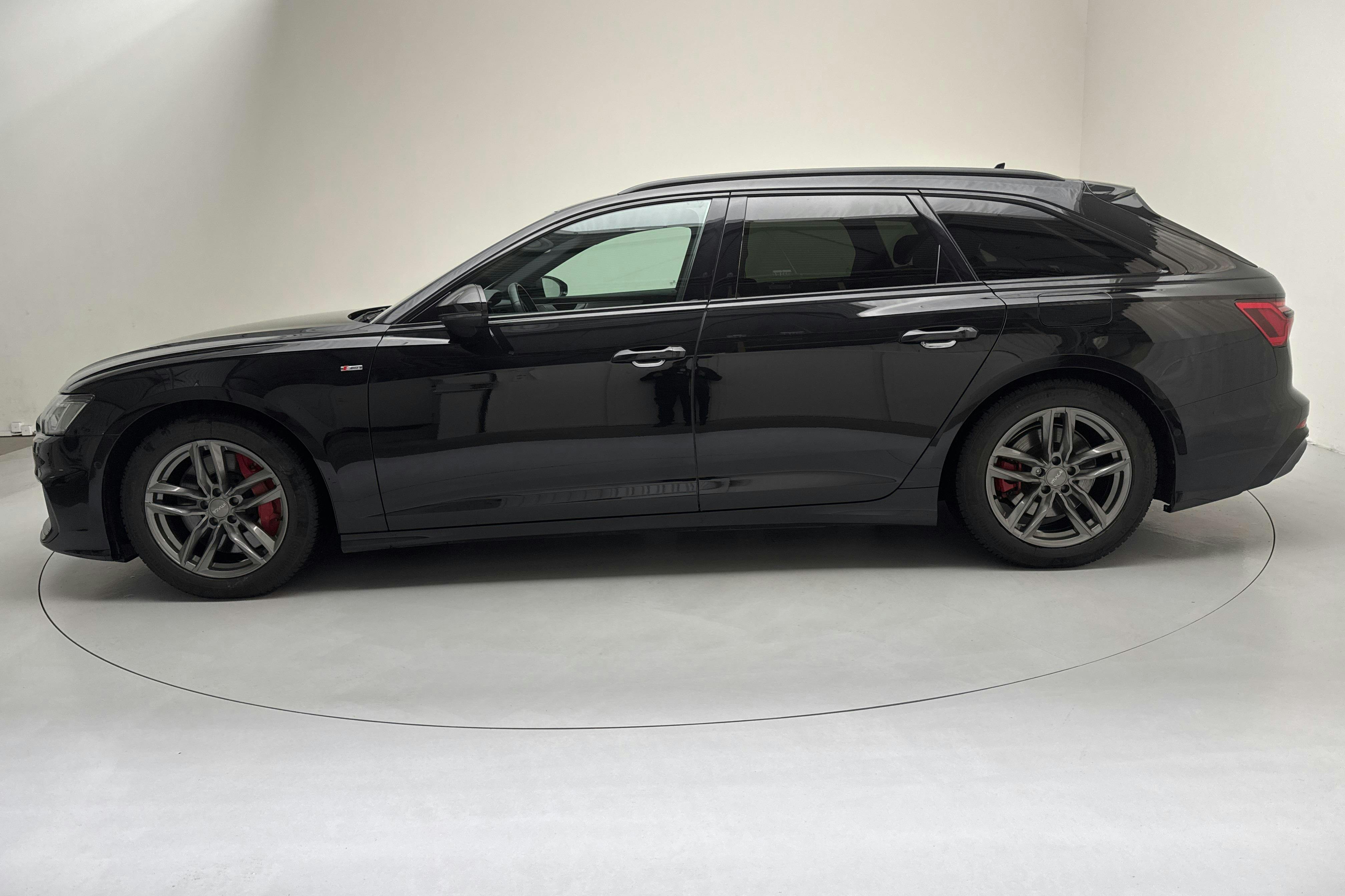 Esitlusfoto 2 aadressil 18: Audi A6 Avant 55 TFSI e quattro (367hk) - 54 420 km - Automaatne - must - 2021