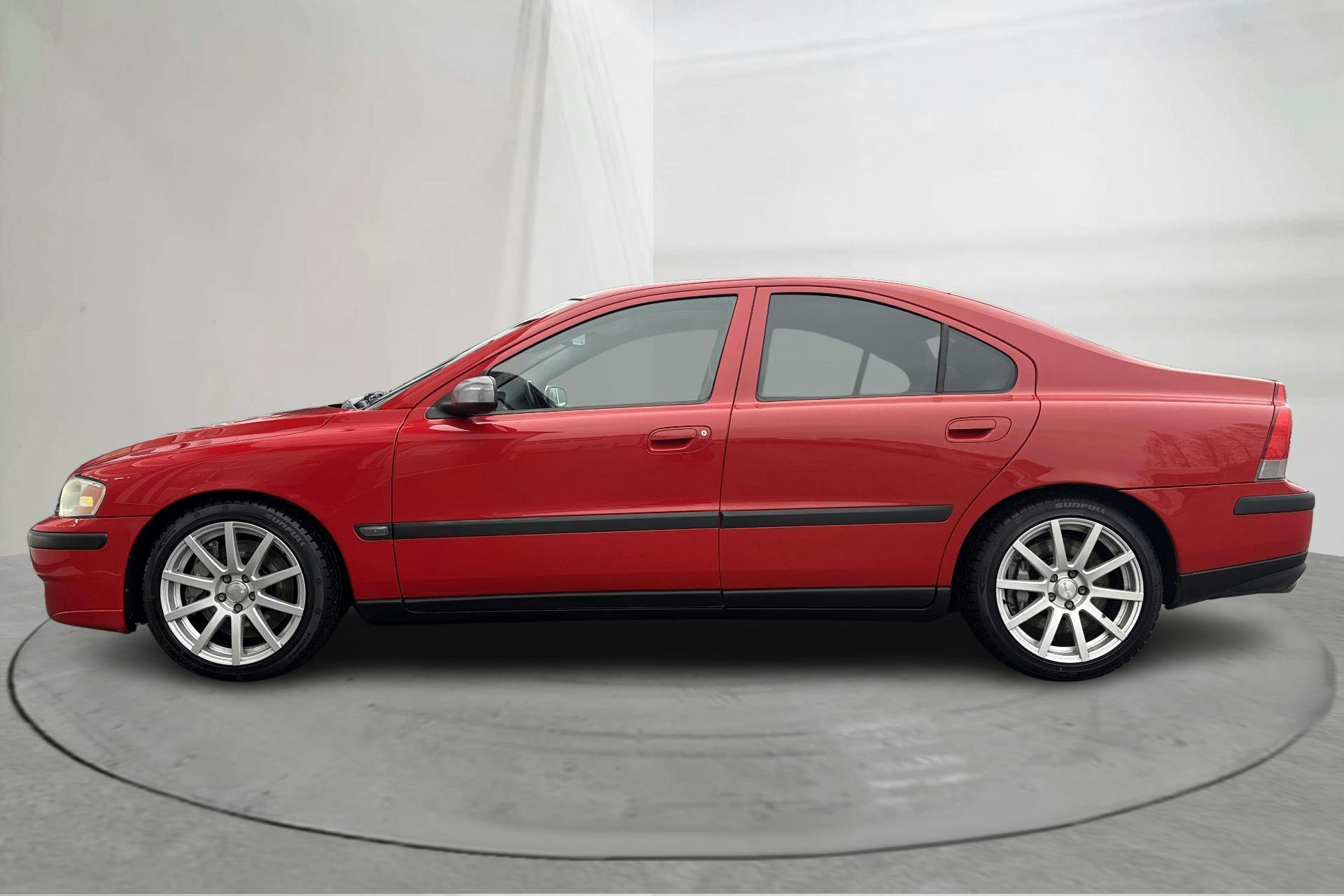 Esitlusfoto 2 aadressil 31: Volvo S60 R (300hk) - 104 670 km - Käsitsi - punane - 2004