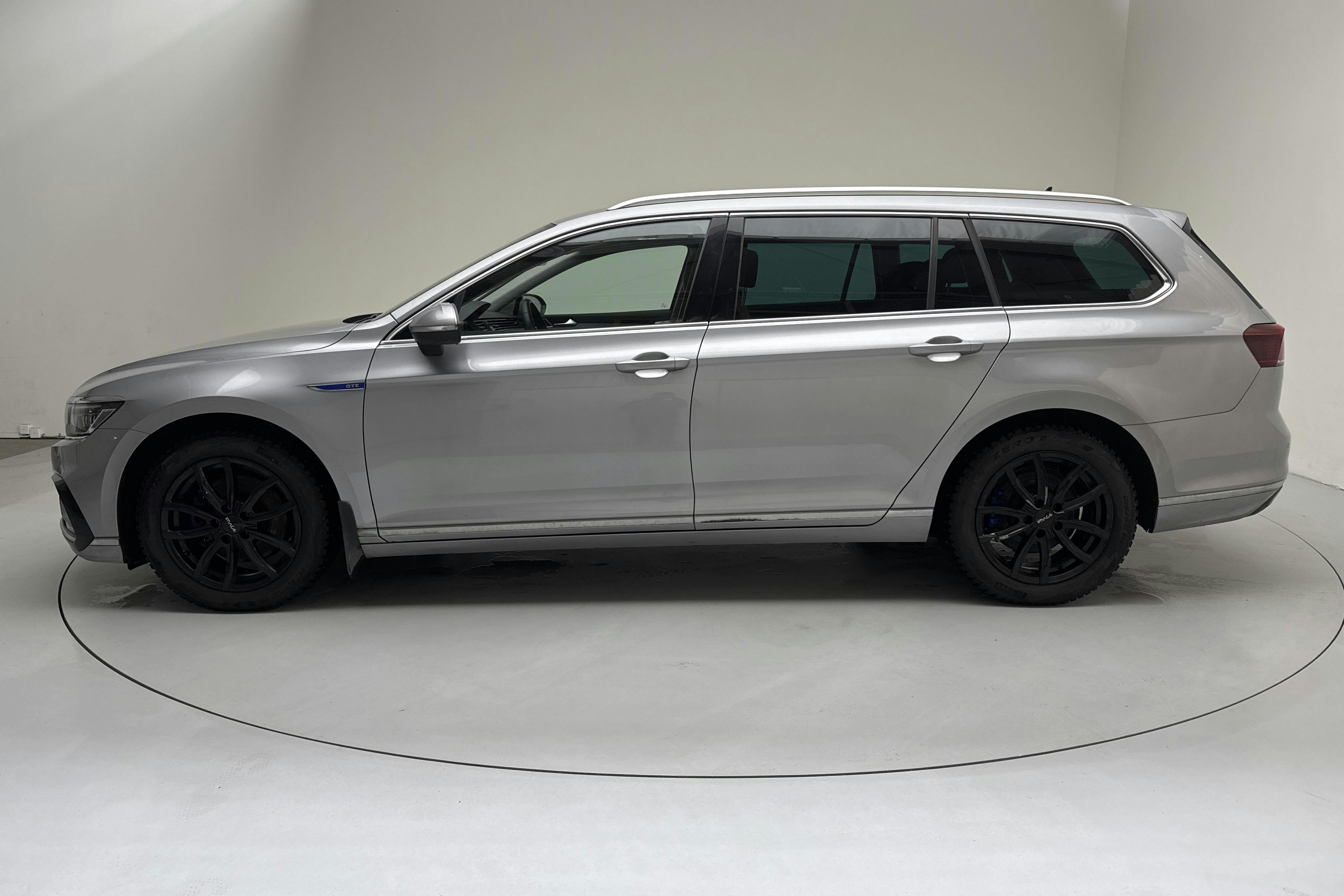 Presentation photo 2 of 17: VW Passat 1.4 GTE Sportscombi (218hk) - 126 150 km - Automatic - silver - 2021