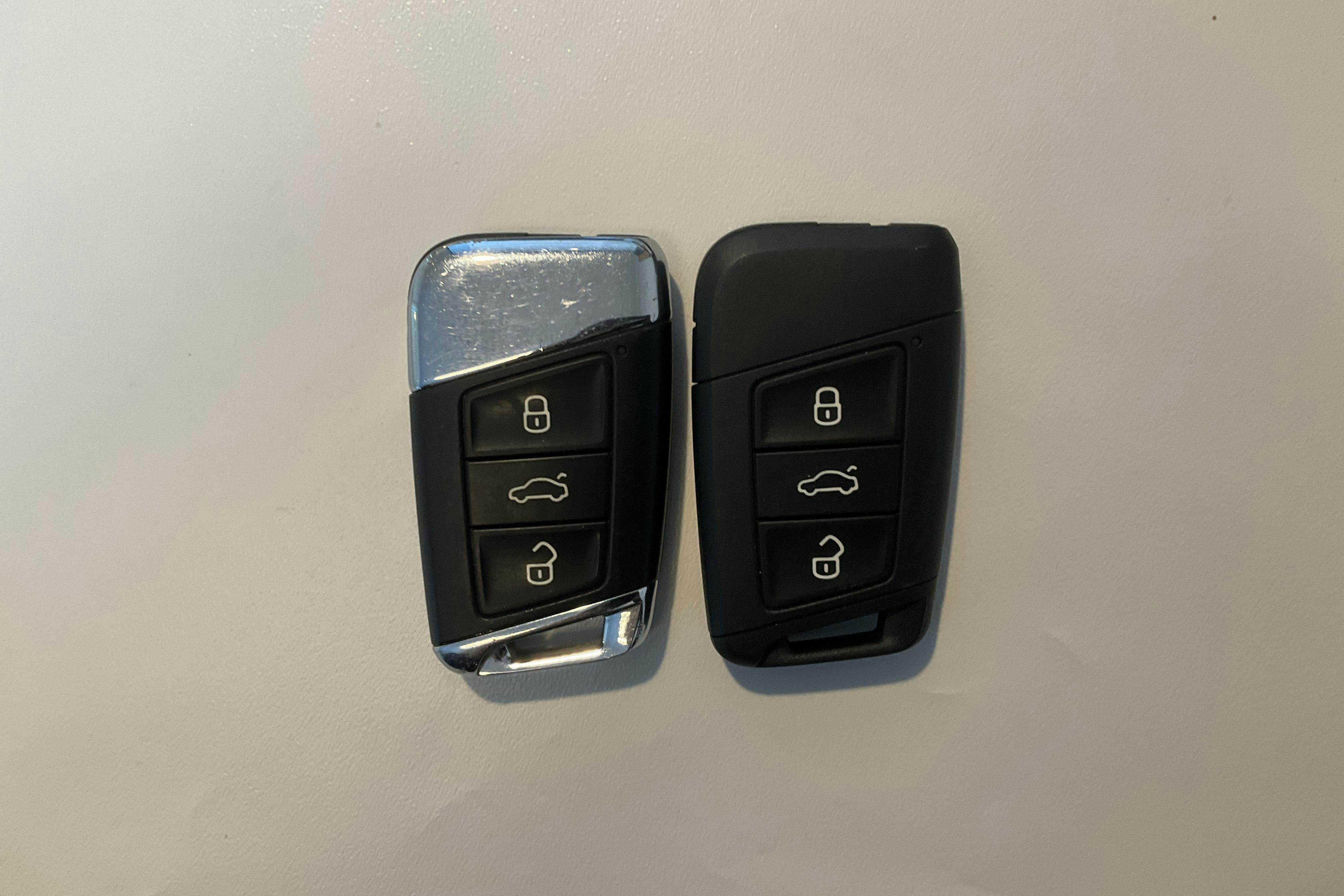 Presentation photo 17 of 17: VW Passat 1.4 GTE Sportscombi (218hk) - 126 150 km - Automatic - silver - 2021