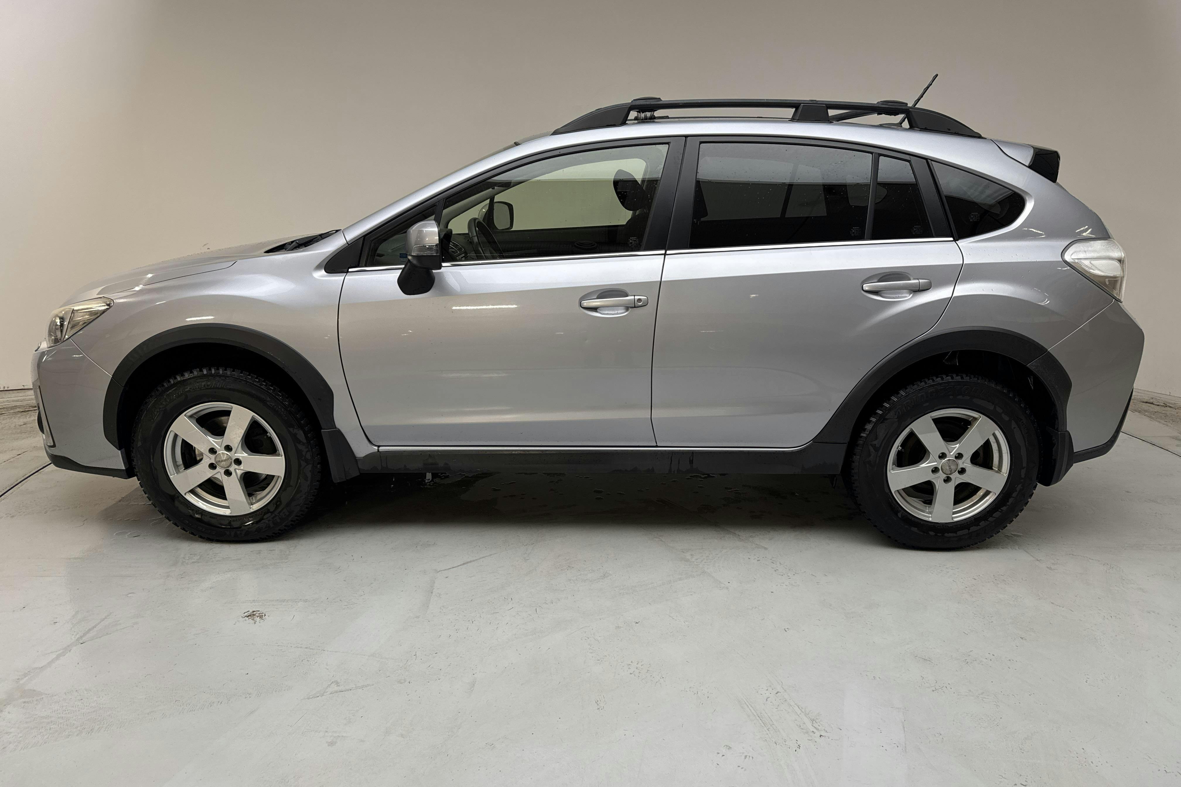 Esitlusfoto 2 aadressil 14: Subaru XV 2.0i (150hk) - 153 600 km - Automaatne - hõbe - 2016