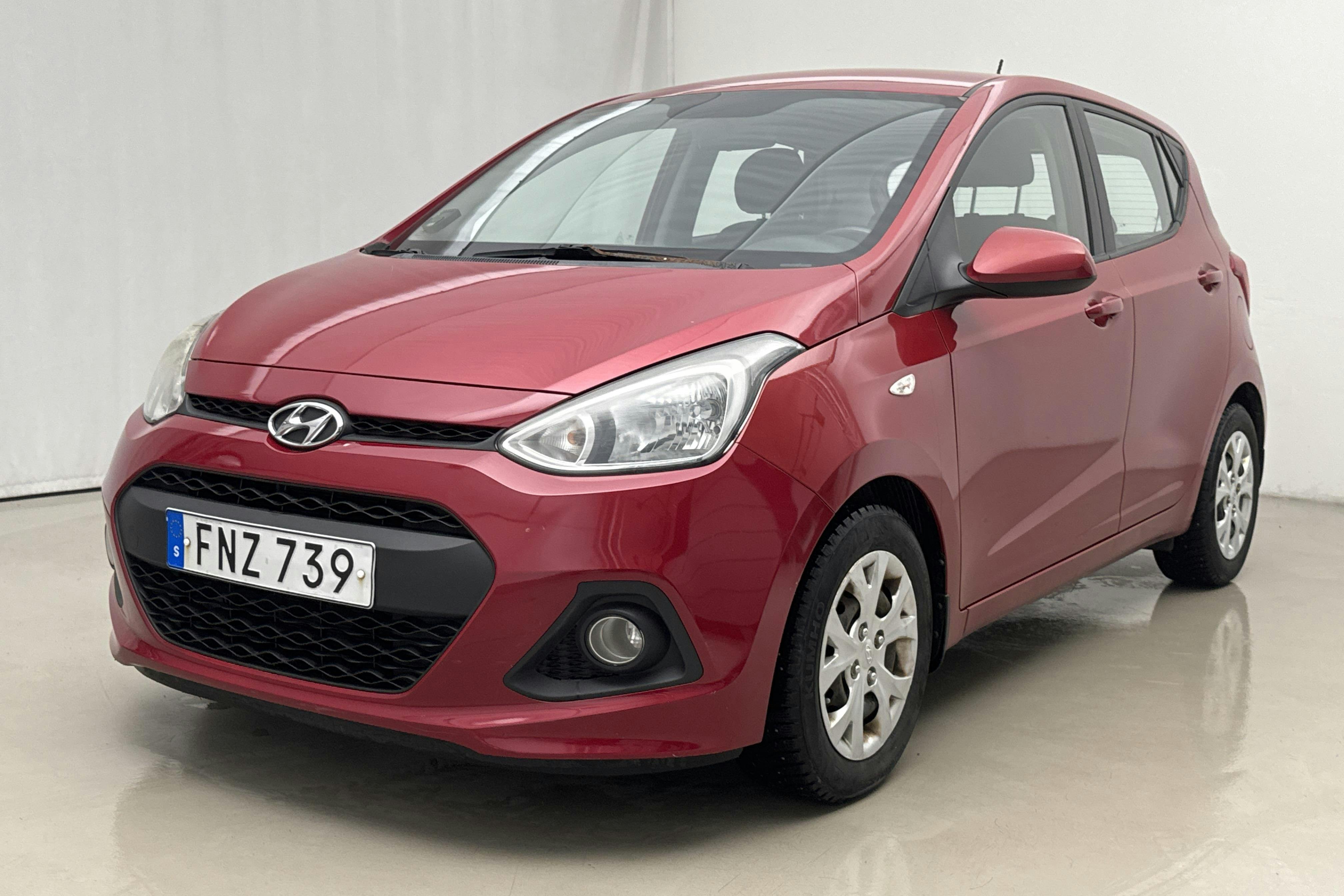 Presentation photo 1 of 15: Hyundai i10 1.0 (66hk) - 117 090 km - Manual - red - 2015
