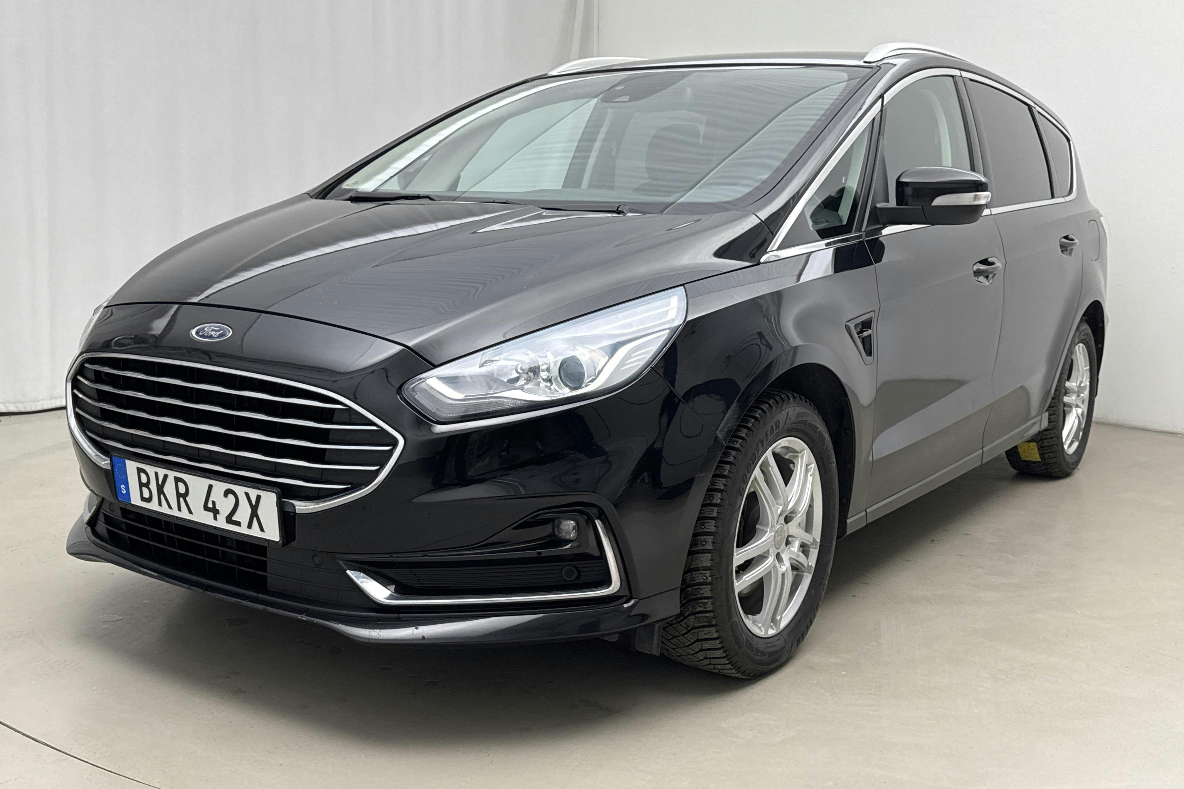 Presentation photo 1 of 18: Ford S-MAX 2.5 Elhybrid (190hk) - 59 270 km - Automatic - black - 2022