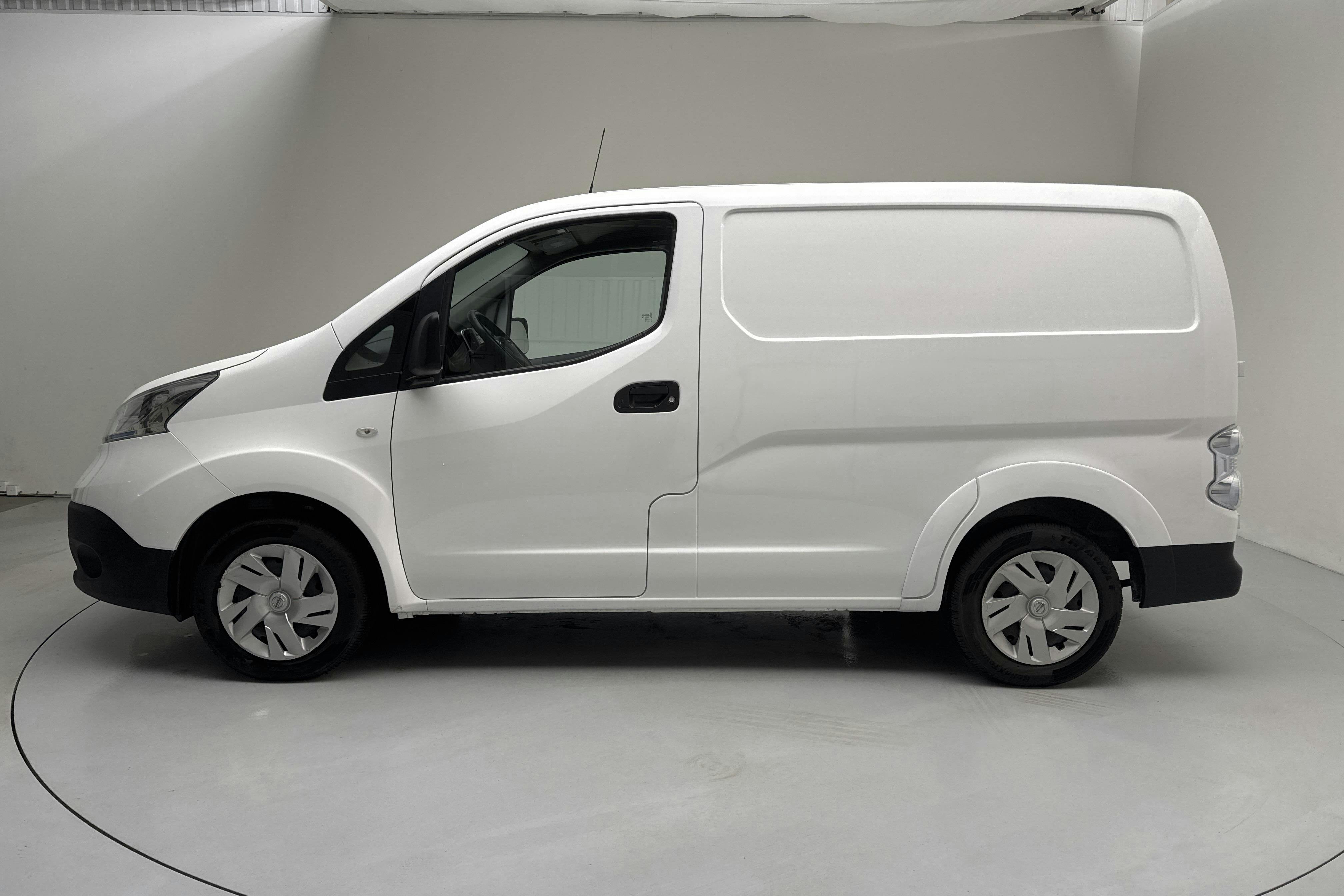 Esittelykuva 2 osoitteesta 15: Nissan e-NV200 40kWh (109hk) - 61 470 km - Automaattinen - valkoinen - 2020