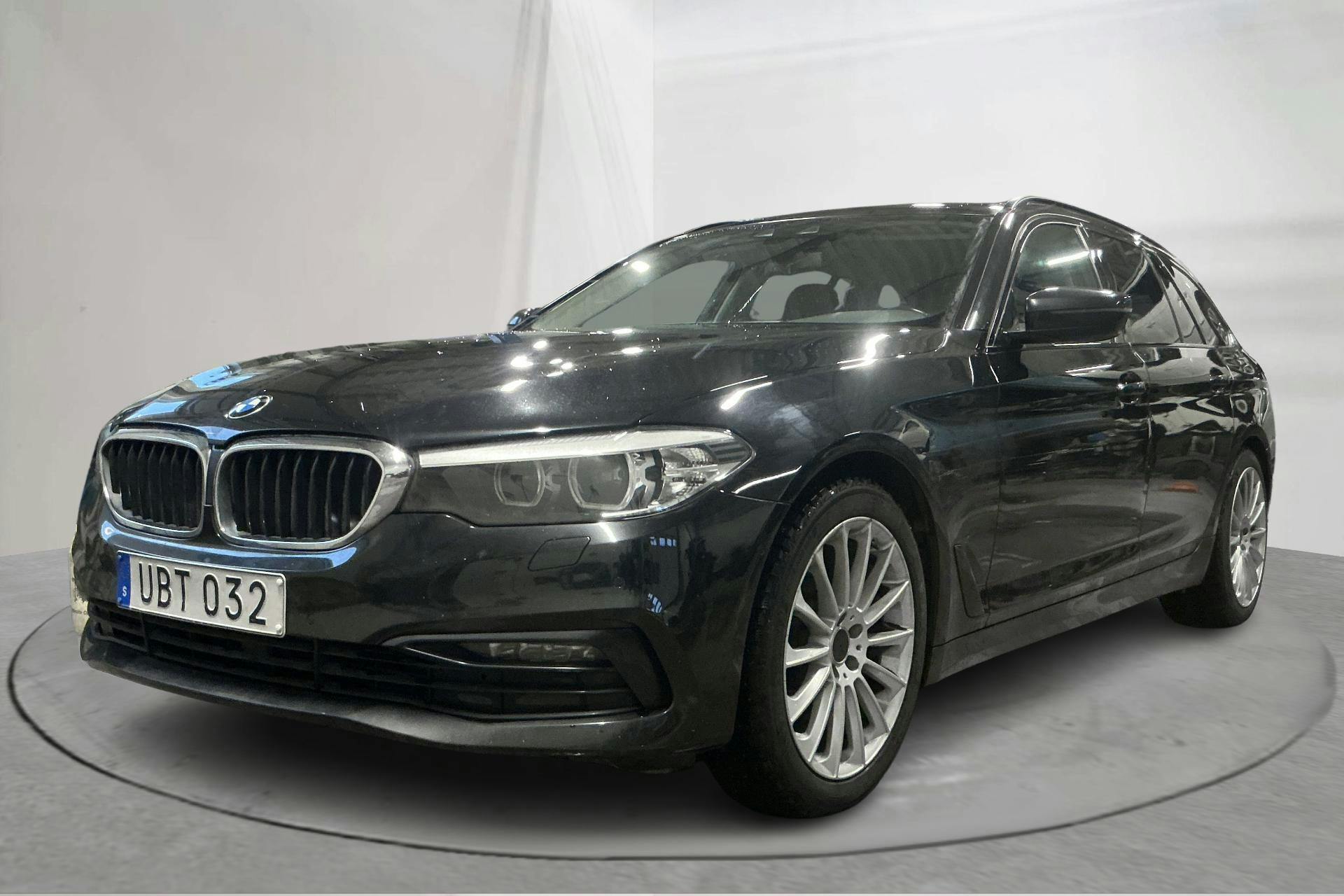 Presentation photo 1 of 16: BMW 520d xDrive Touring, G31 (190hk) - 168 470 km - Automatic - black - 2019