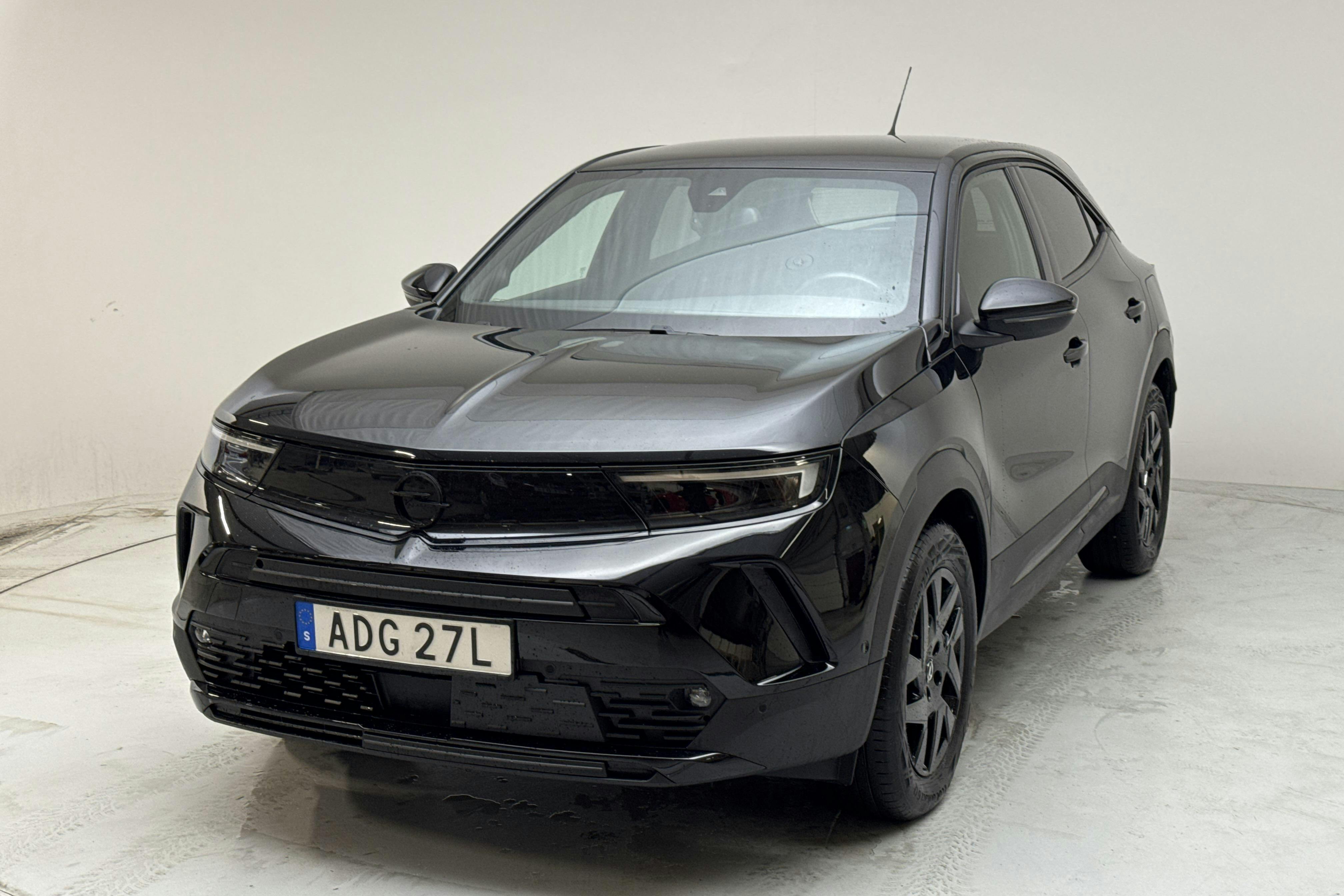 Presentationsfoto 1 av 13: Opel Mokka-e (136hk) - 6 964 mil - Automat - svart - 2022