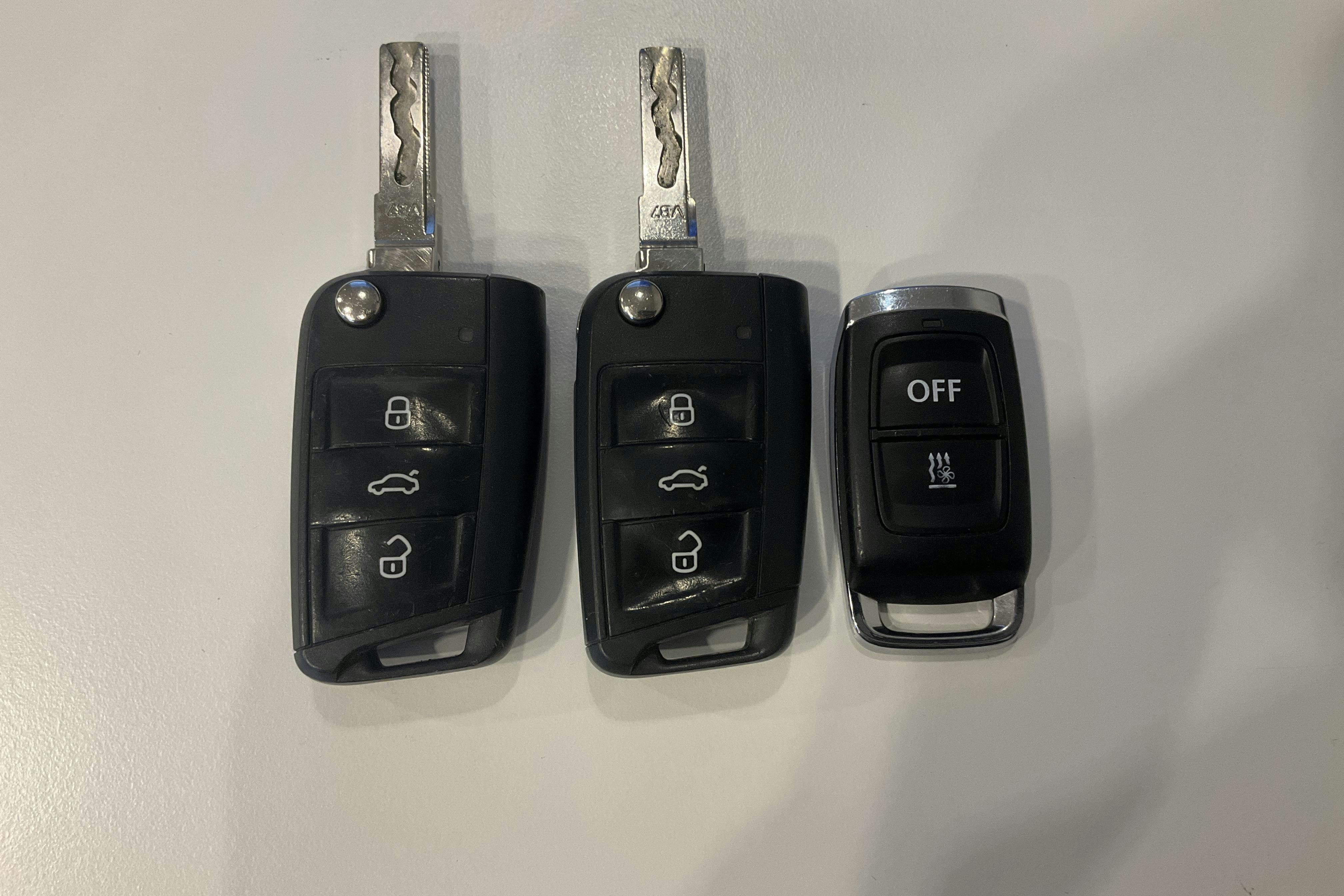 Presentation photo 19 of 19: VW Golf VII 1.6 TDI Sportscombi (115hk) - 124 250 km - Manual - black - 2019