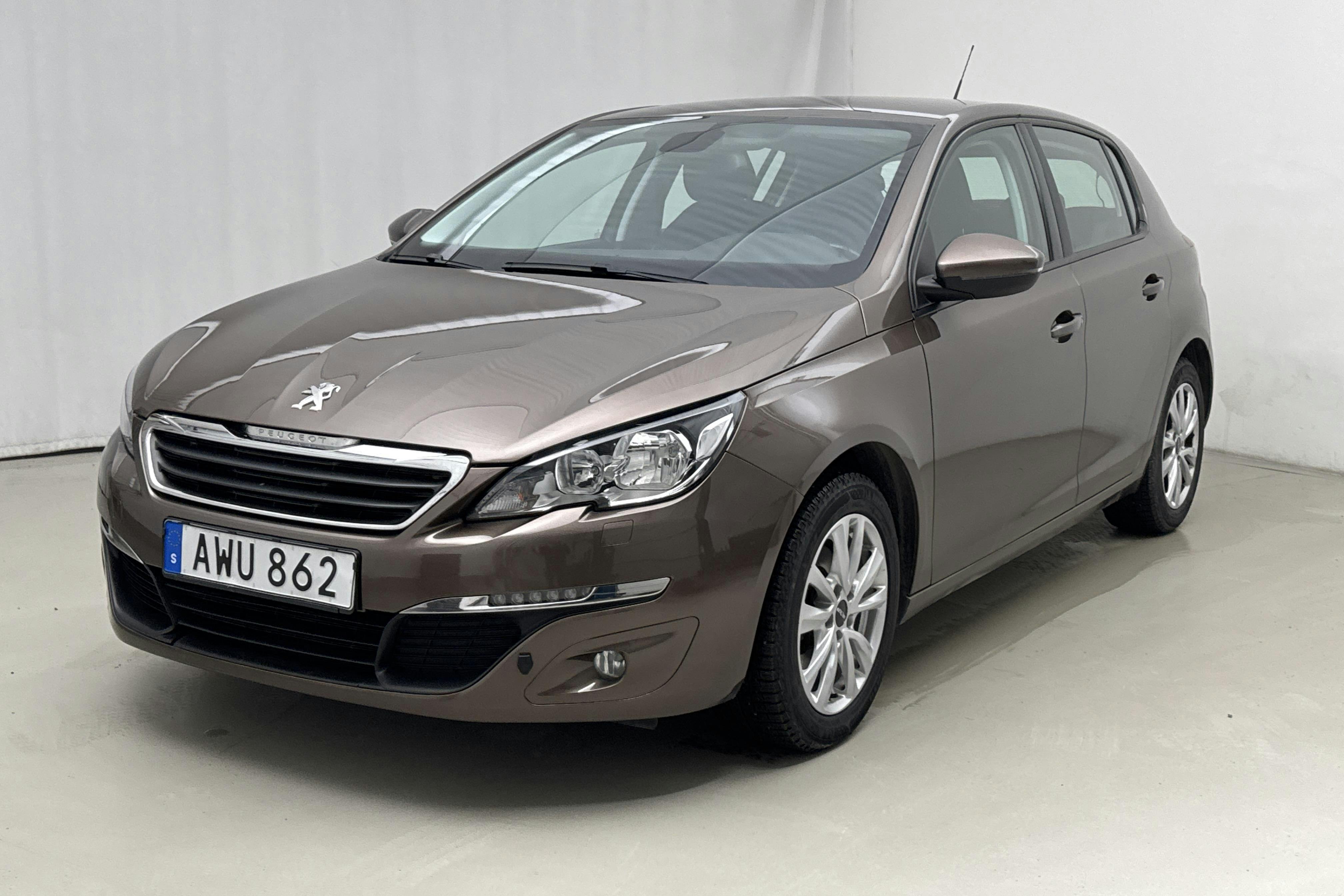 Presentation photo 1 of 12: Peugeot 308 BlueHDi 5dr (120hk) - 67 450 km - Automatic - brown - 2015