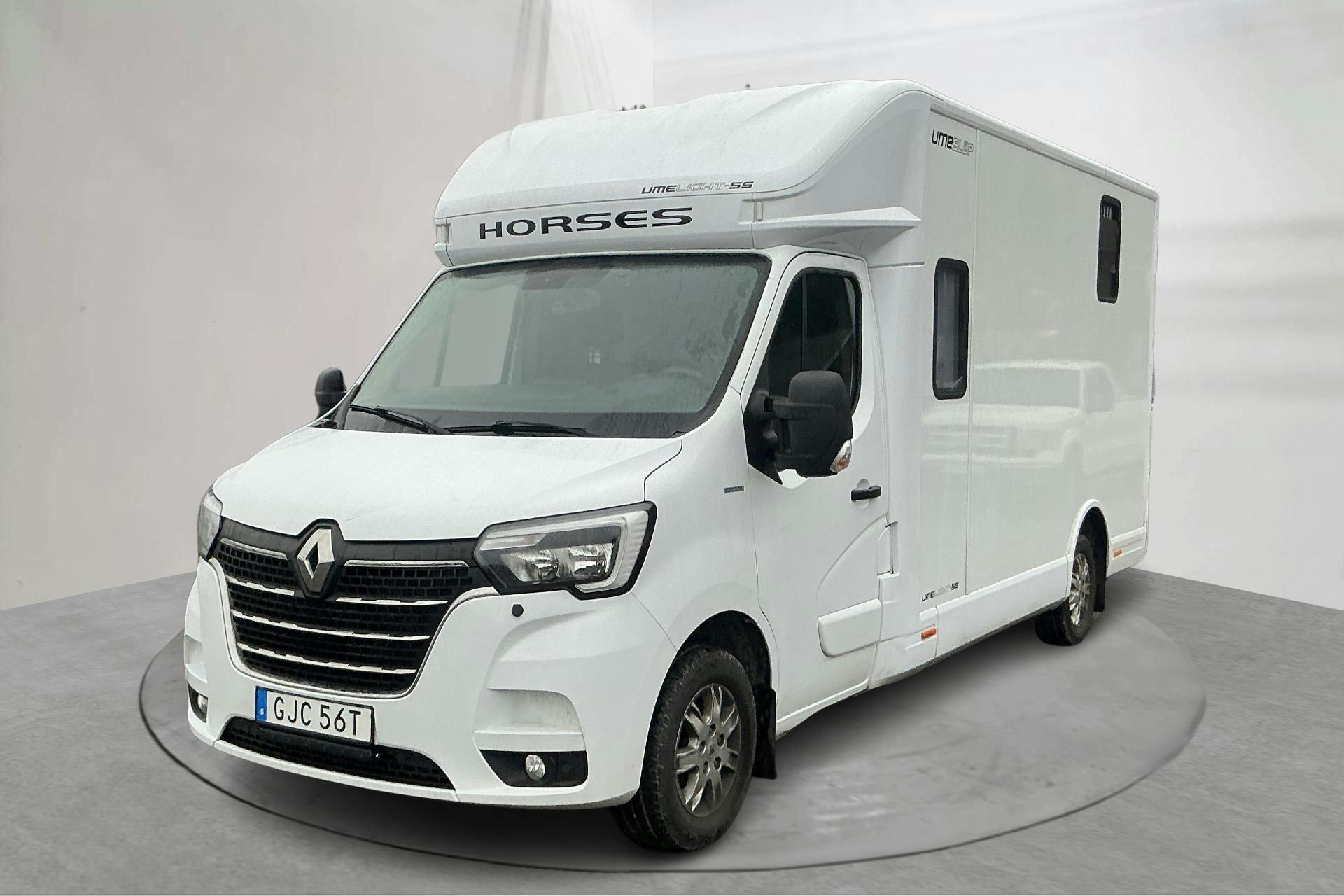 Presentation photo 1 of 18: Renault Master 2.3 dCi UMESLÄP UME LIGHT-5S  Hästtransport - 134 060 km - Manual - white - 2023