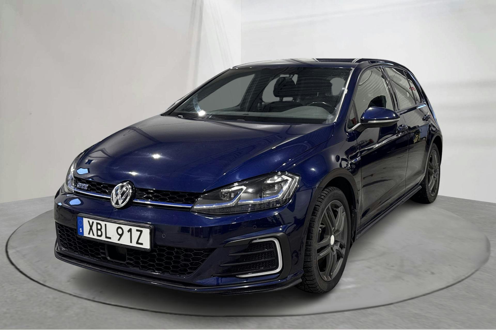 Presentation photo 1 of 14: VW Golf VII GTE 5dr (204hk) - 86 480 km - Automatic - Dark Blue - 2020