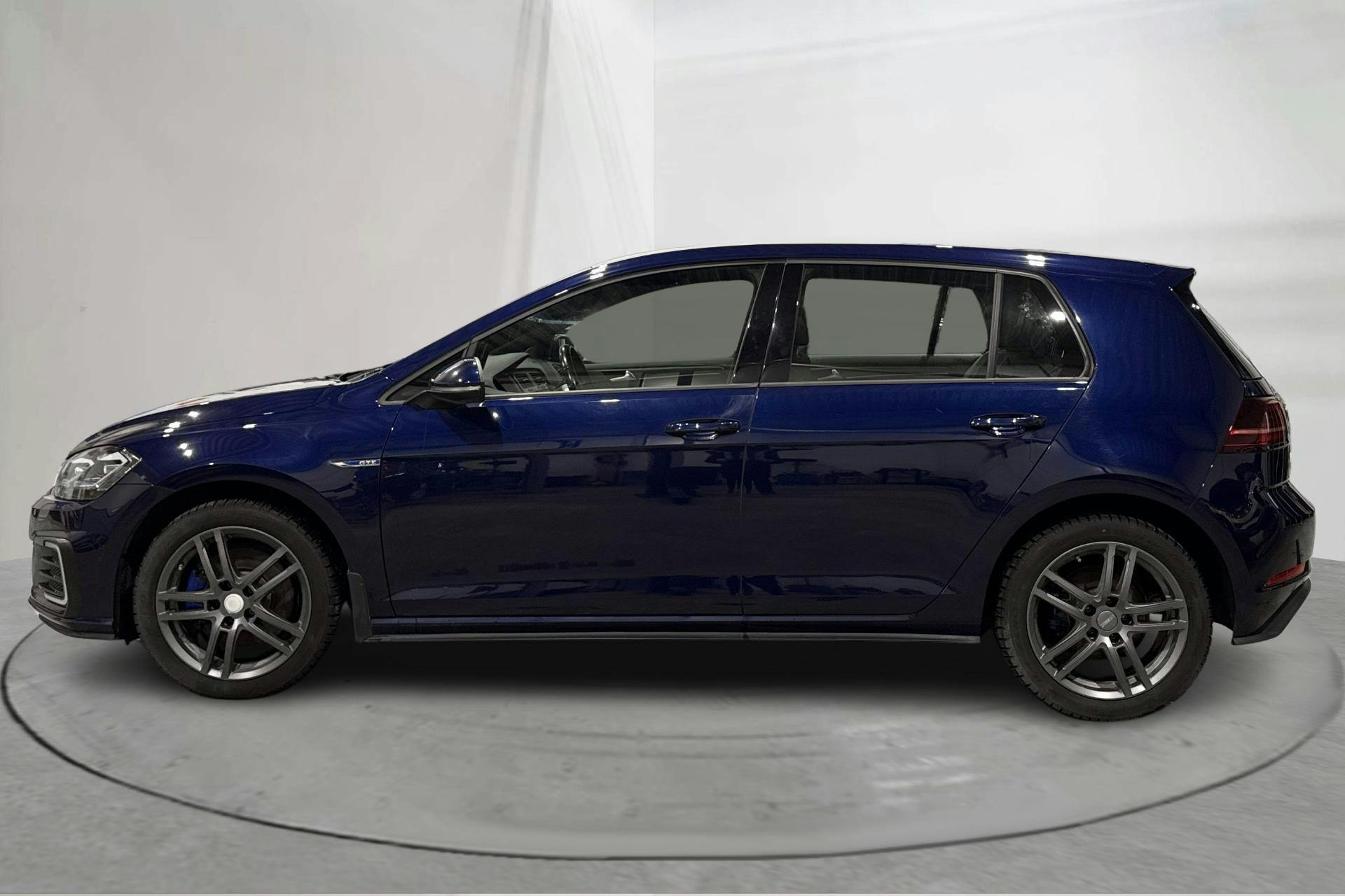 Presentation photo 2 of 14: VW Golf VII GTE 5dr (204hk) - 86 480 km - Automatic - Dark Blue - 2020