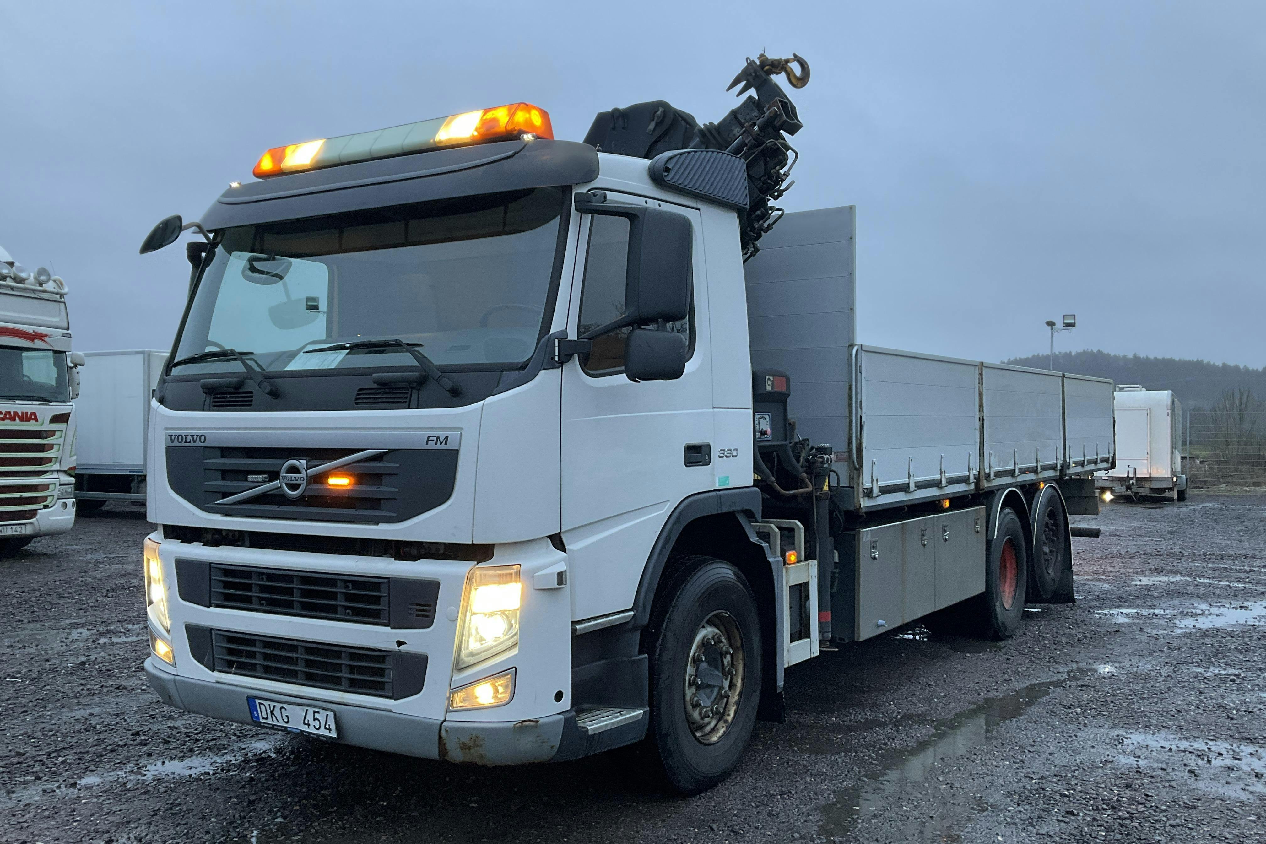 Zdjęcie prezentacyjne 1 z 61: VOLVO FM330 - 408 176 km - Automatyczna - 2012