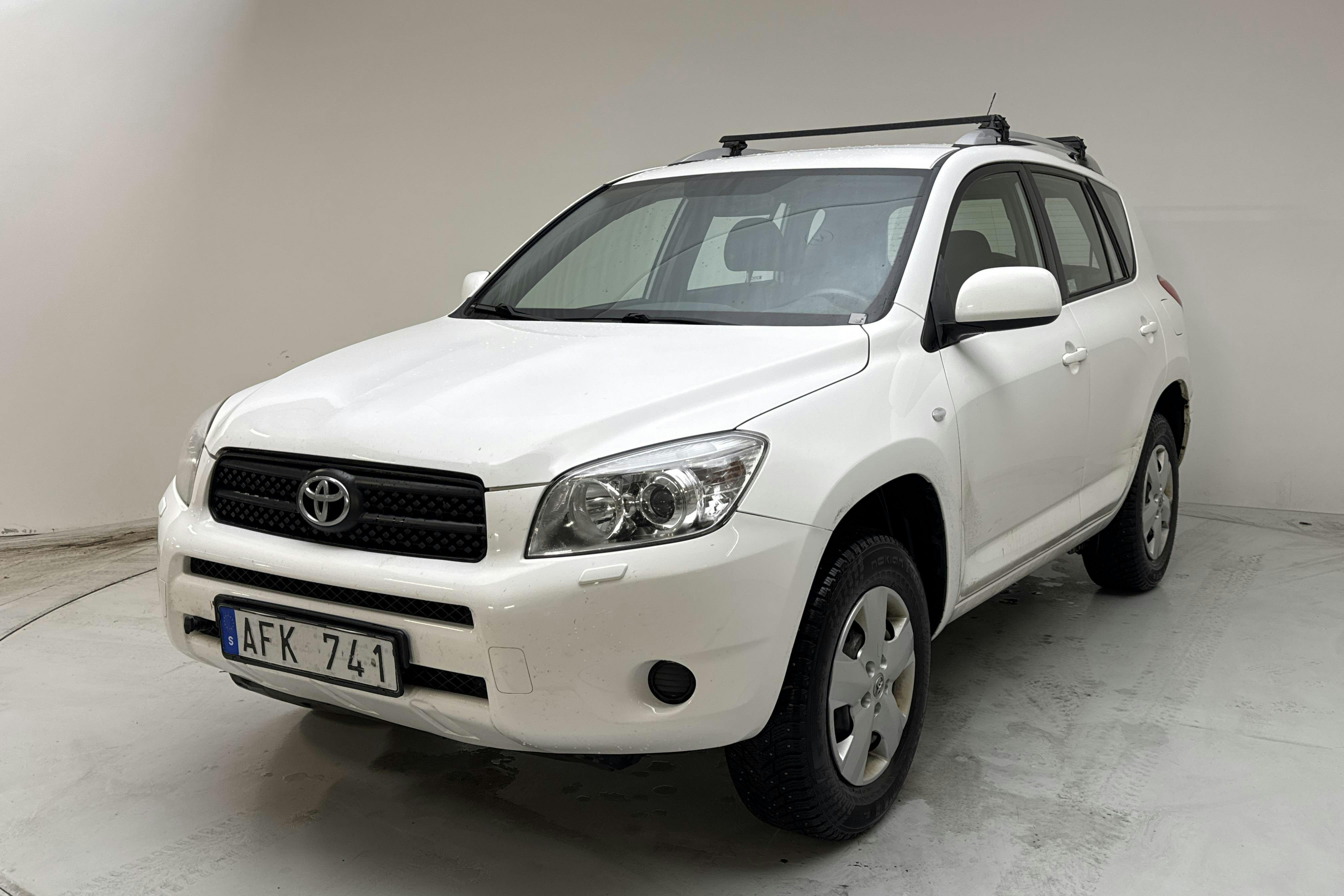 Toyota RAV4 2.0 (152hk) - 22 817 mil - Automat - vit - 2008