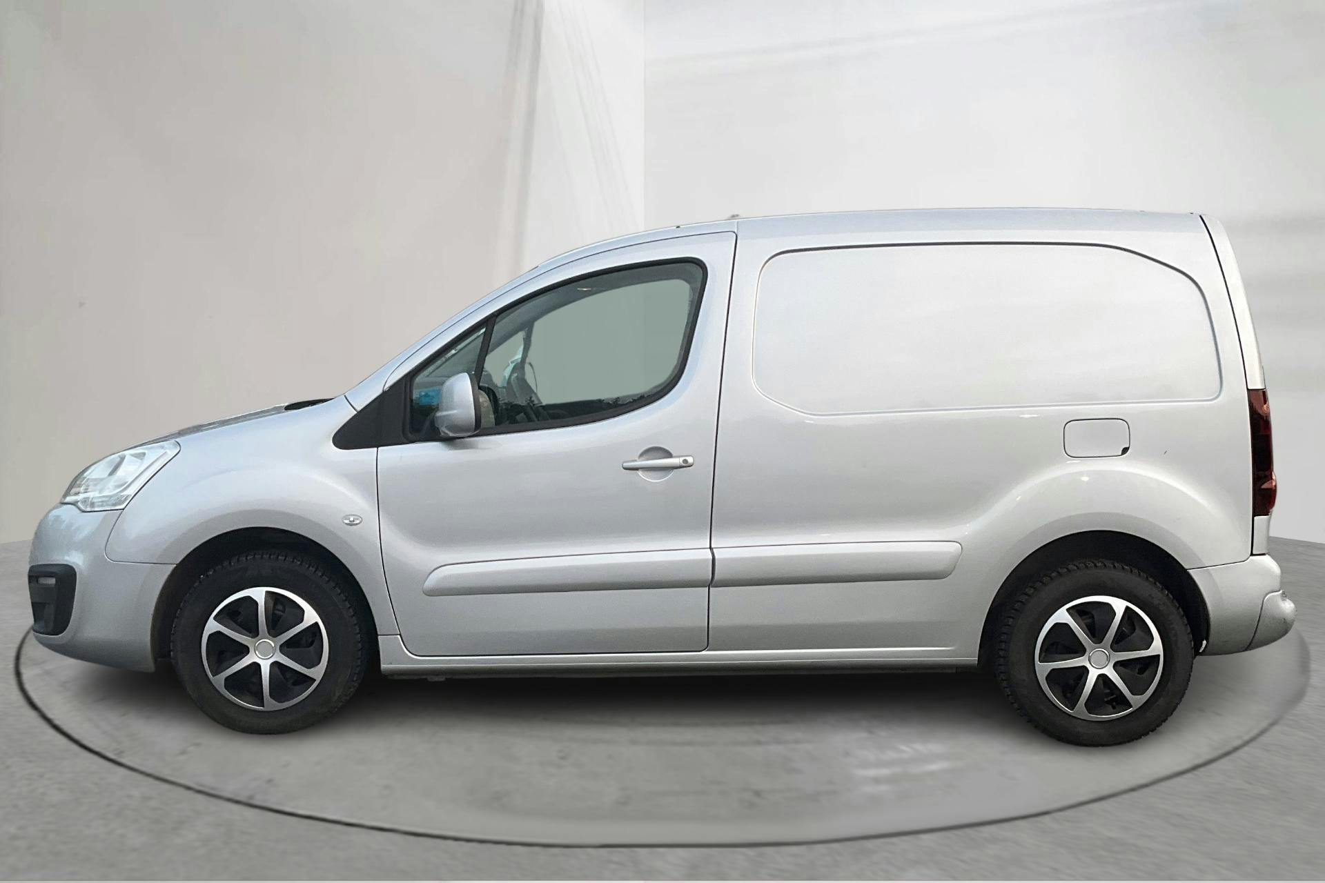 Presentation photo 2 of 12: Peugeot Partner 1.6 BlueHDI Skåp (100hk) - 141 870 km - Automatic - Light Grey - 2016