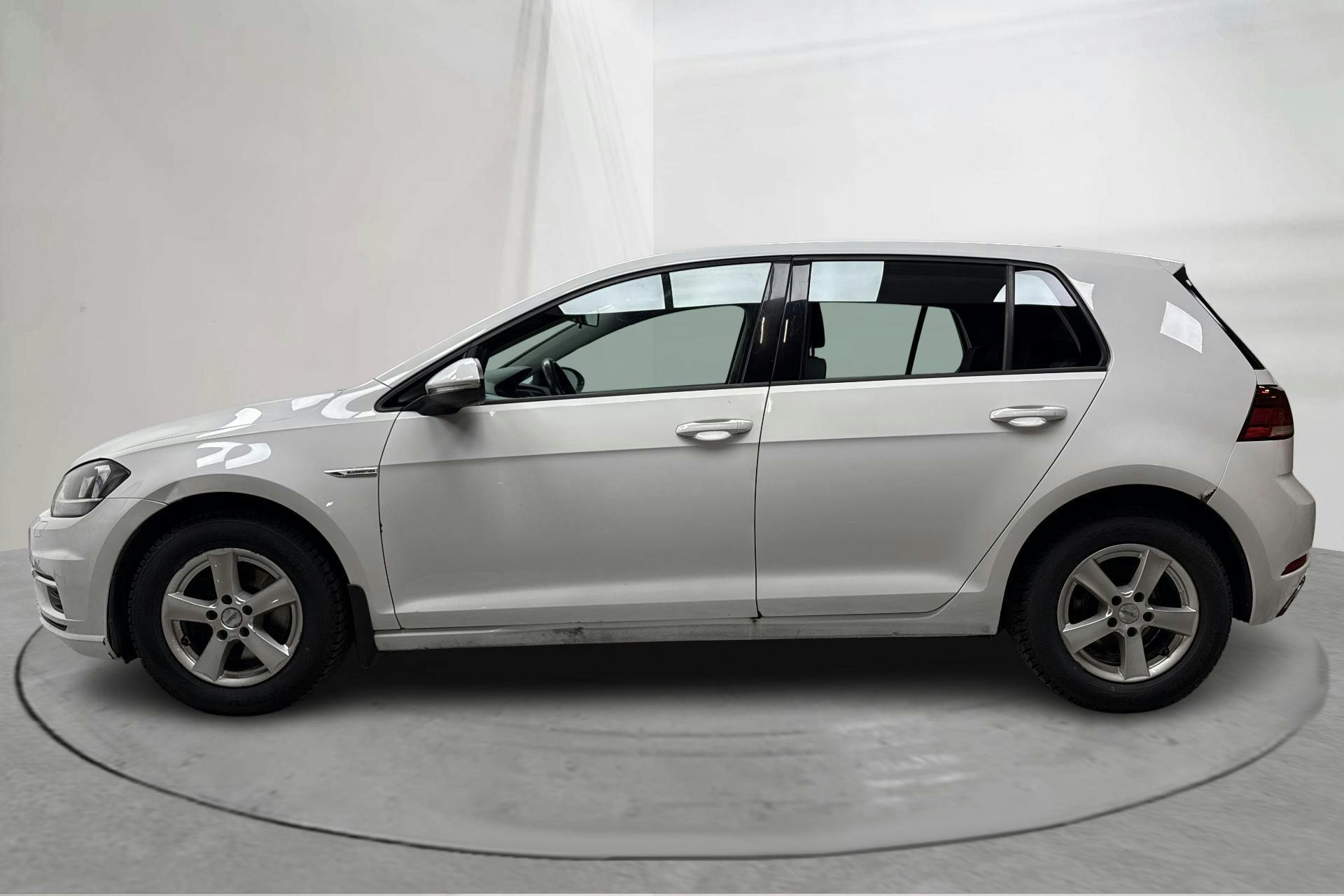 Presentation photo 2 of 14: VW Golf VII 1.4 TGI 5dr (110hk) - 130 970 km - Manual - white - 2018