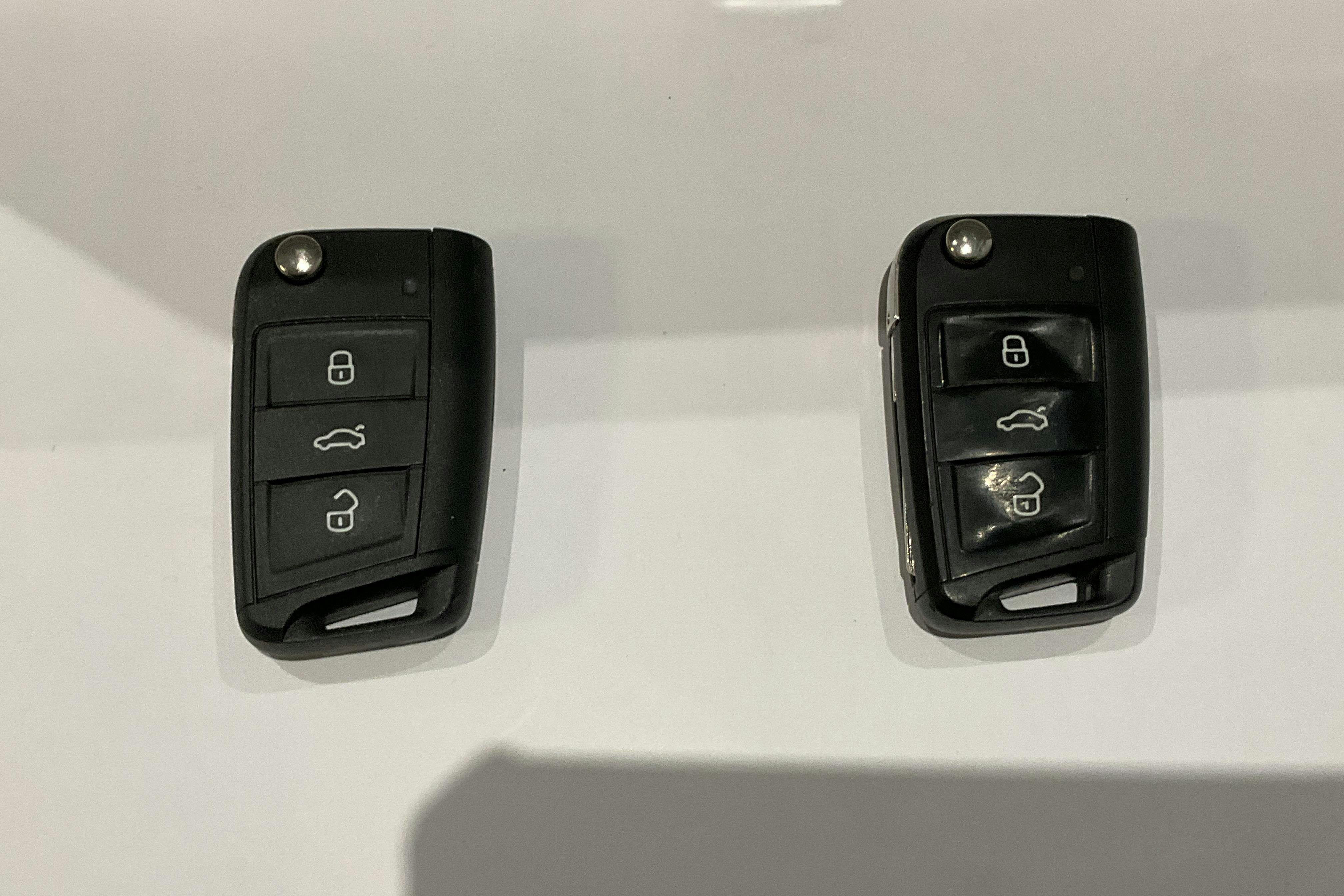 Presentationsfoto 15 av 15: VW Golf VII 1.4 TGI BlueMotion Sportscombi (110hk) - 7 794 mil - Automat - vit - 2017