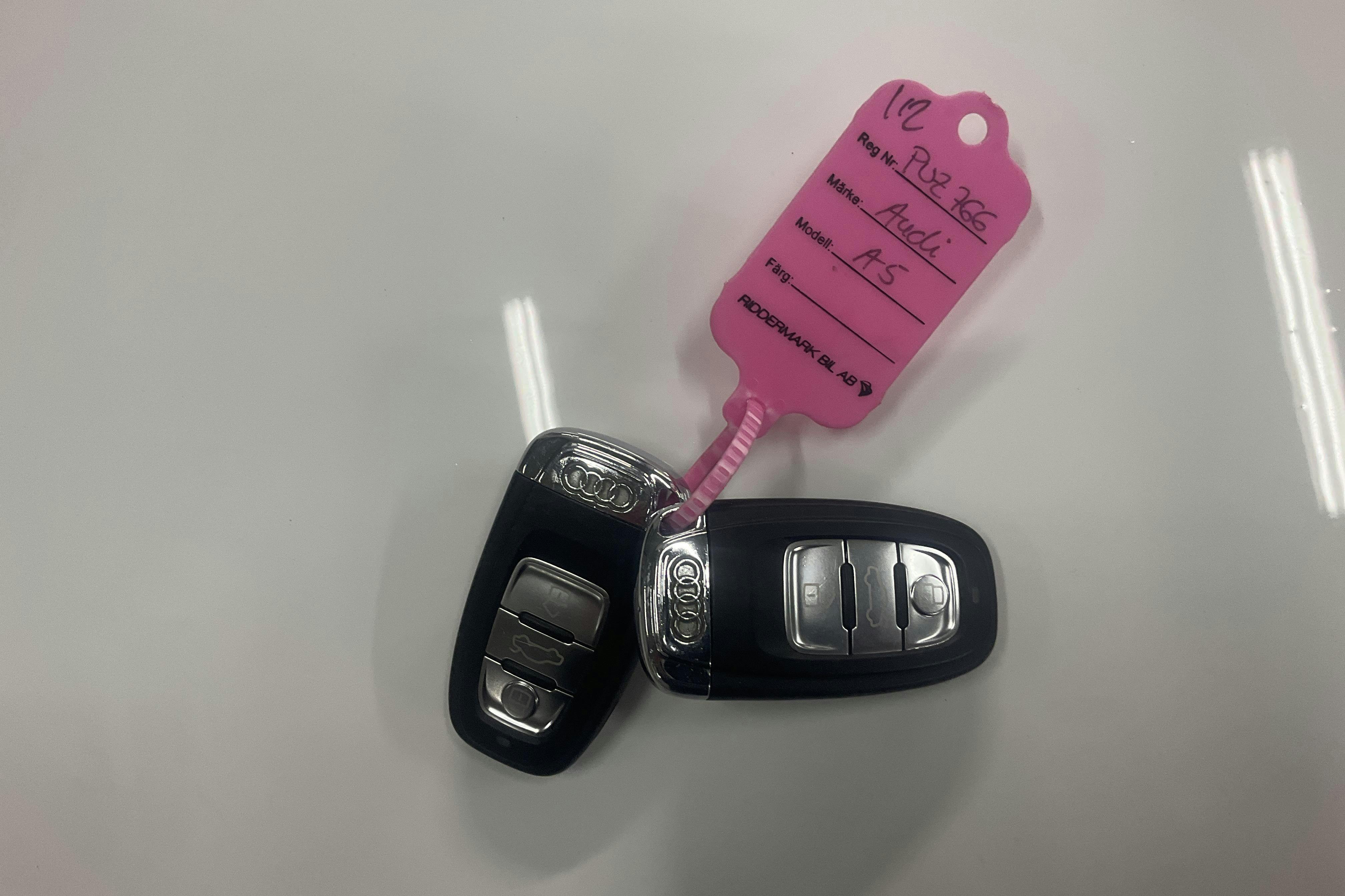 Esitlusfoto 14 aadressil 14: Audi A5 2.0 TFSI Sportback (211hk) - 133 170 km - Käsitsi - valge - 2010