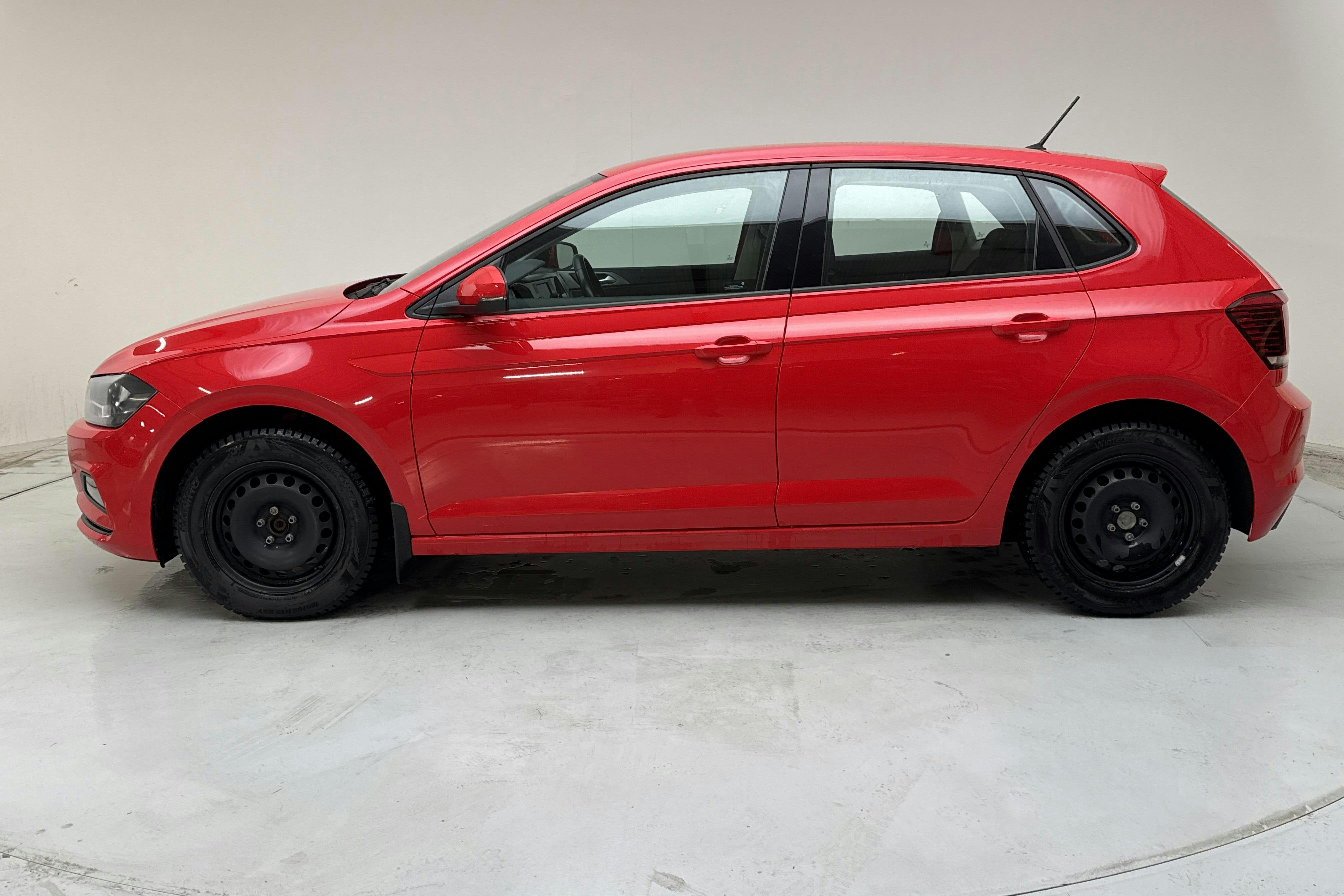 Esitlusfoto 2 aadressil 15: VW Polo 1.0 TSI 5dr (95hk) - 42 090 km - Käsitsi - punane - 2019