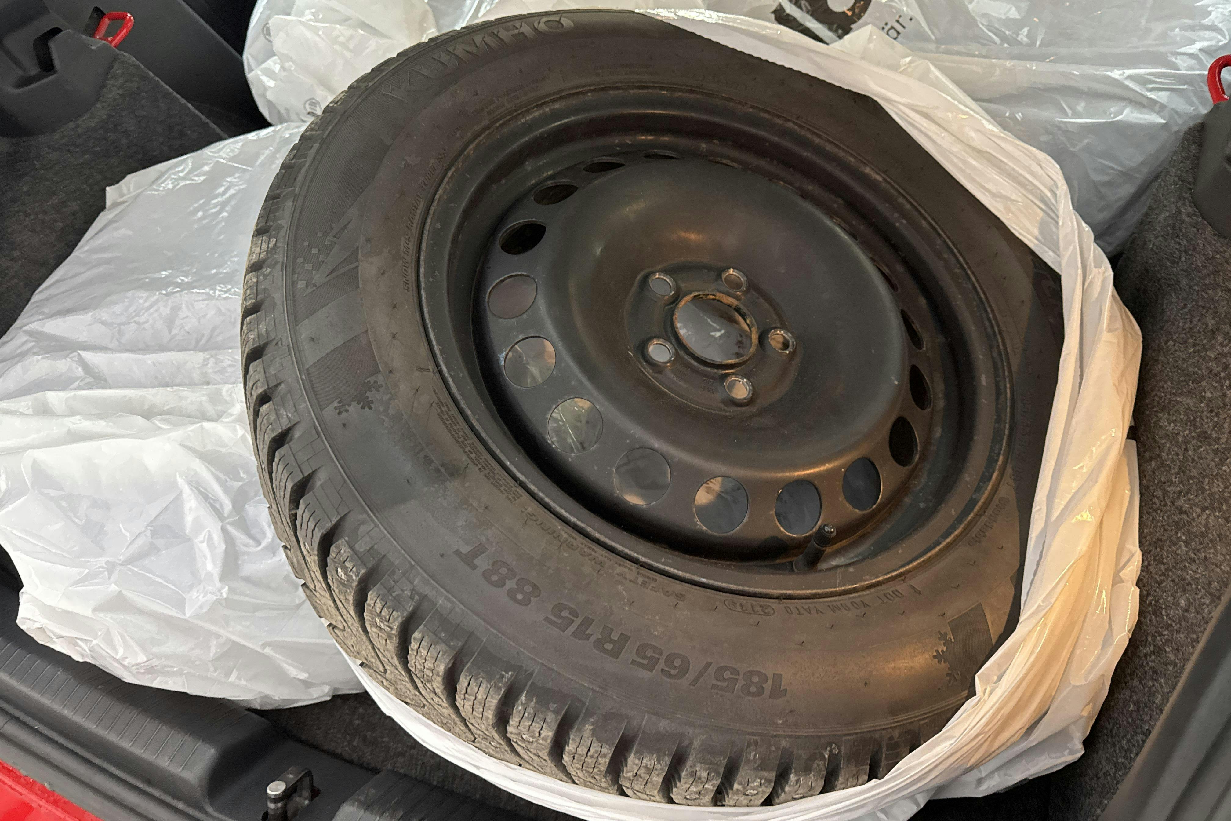 Præsentationsfoto 16 af 16: VW Polo 1.0 TSI 5dr (95hk) - 42 090 kilometer - Manuel - Rød farve - 2019