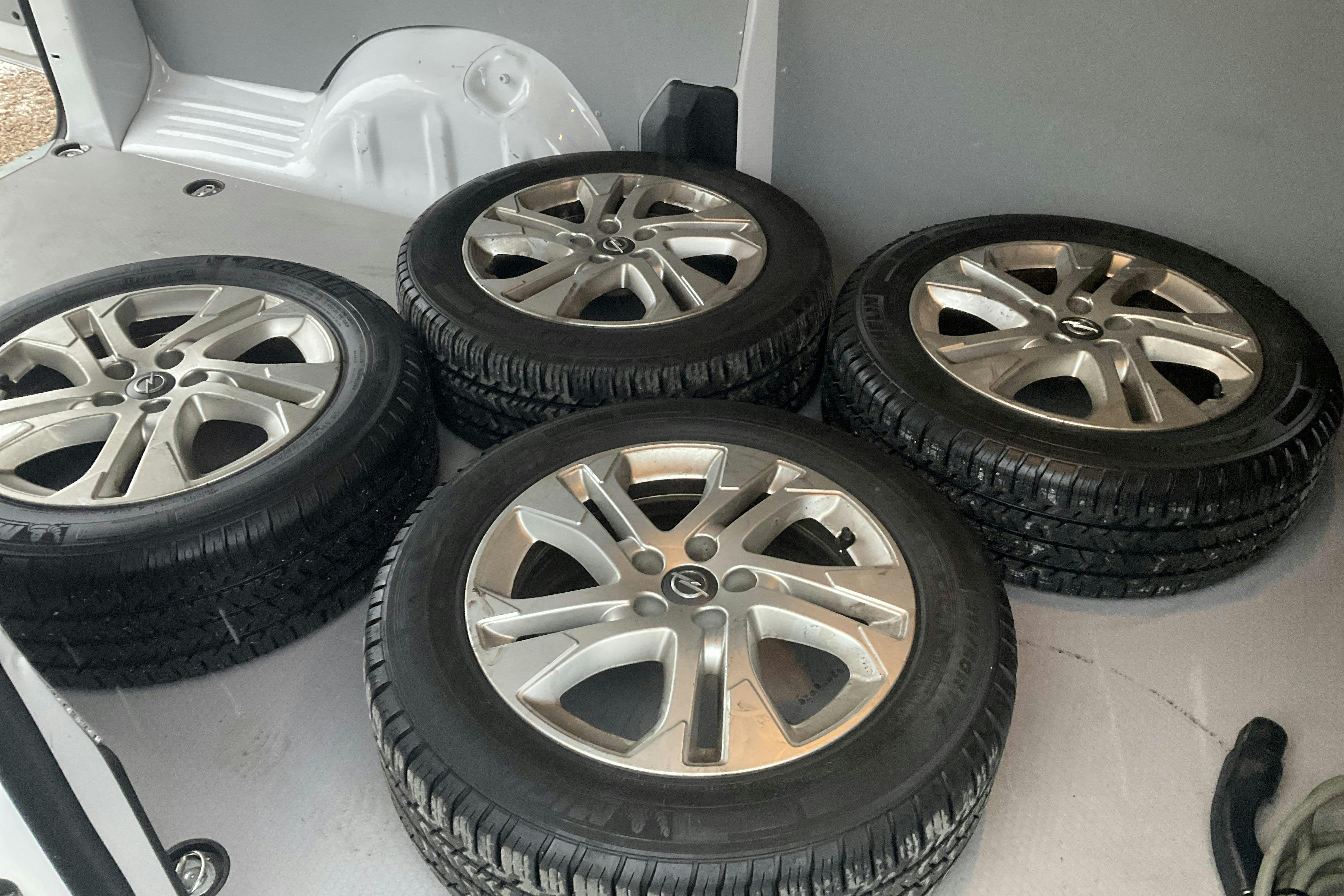 Presentation photo 15 of 15: Opel E-Vivaro 75kWh (136hk) - 48 170 km - Automatic - white - 2023