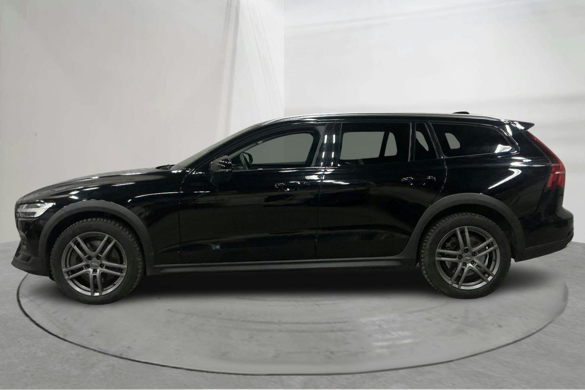 Presentationsfoto 2 av 17: Volvo V60 B4 Cross Country AWD Mildhybrid, Diesel (197hk) - 8 902 mil - Automat - svart - 2022