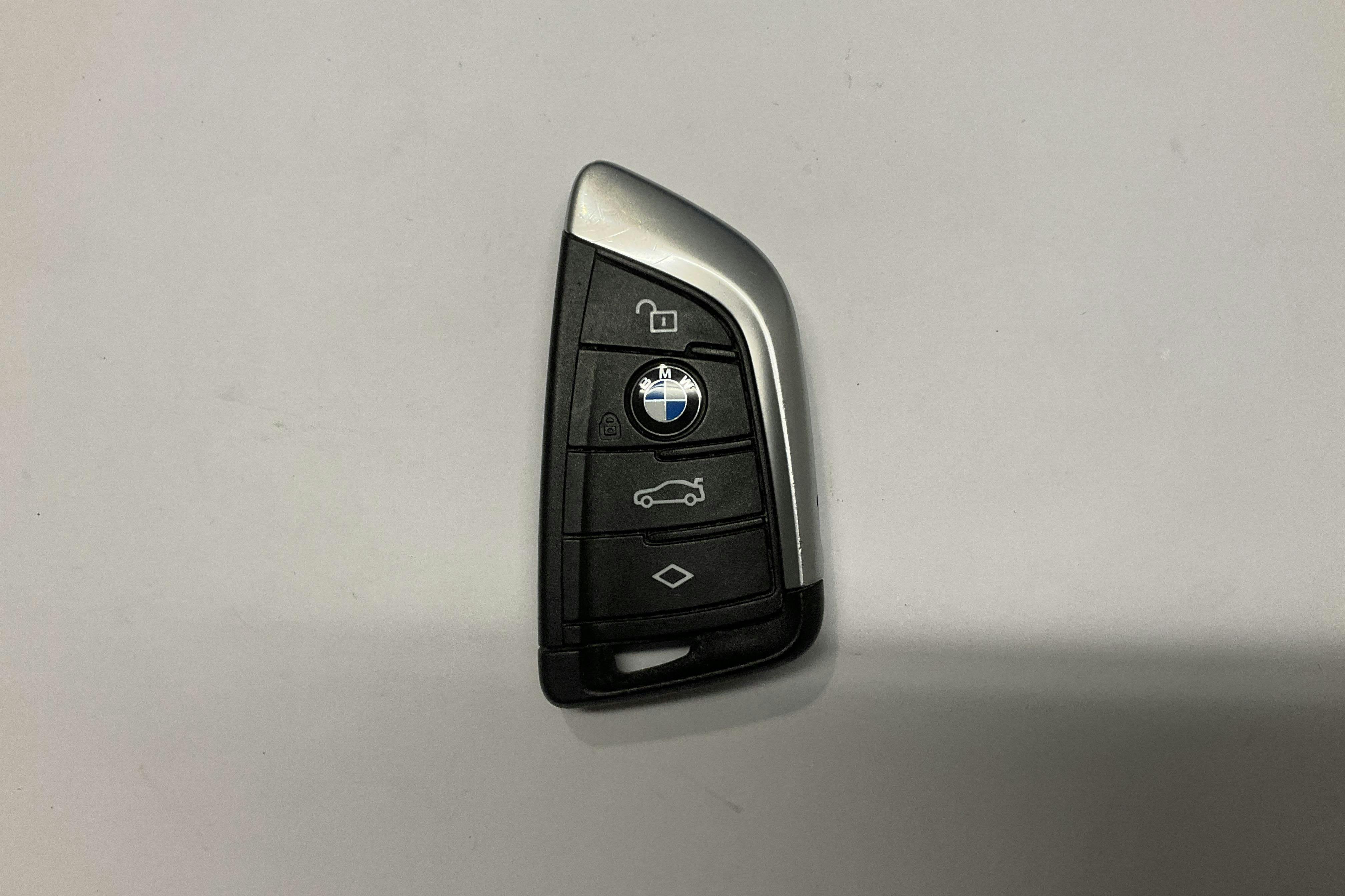 Presentation photo 17 of 17: BMW 530e xDrive Sedan, G30 12kWh LCI (292hk) - 56 500 km - Automatic - black - 2023