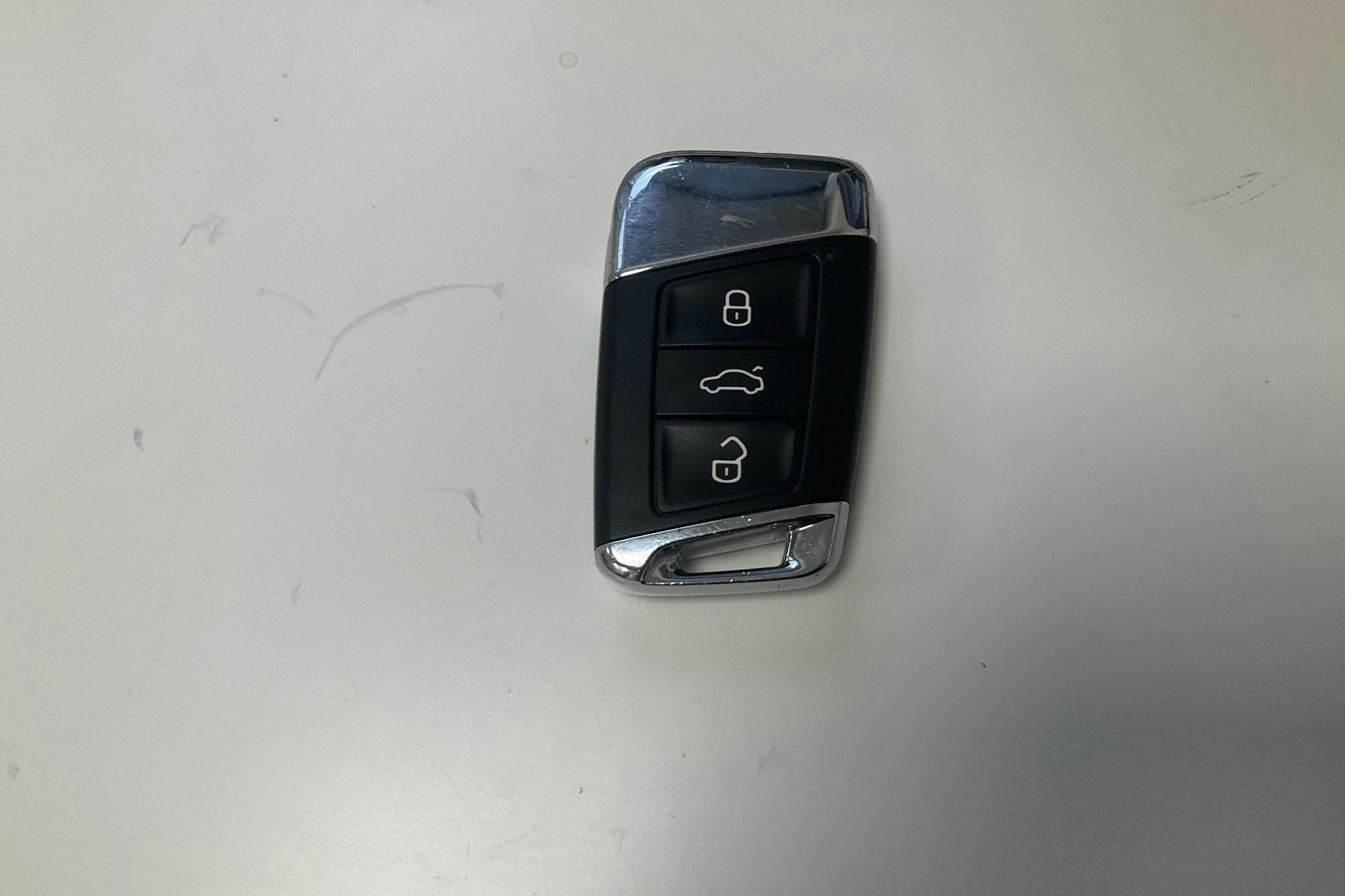 Presentation photo 14 of 14: VW Passat 2.0 TDI Sportscombi (150hk) - 305 670 km - Automatic - white - 2018