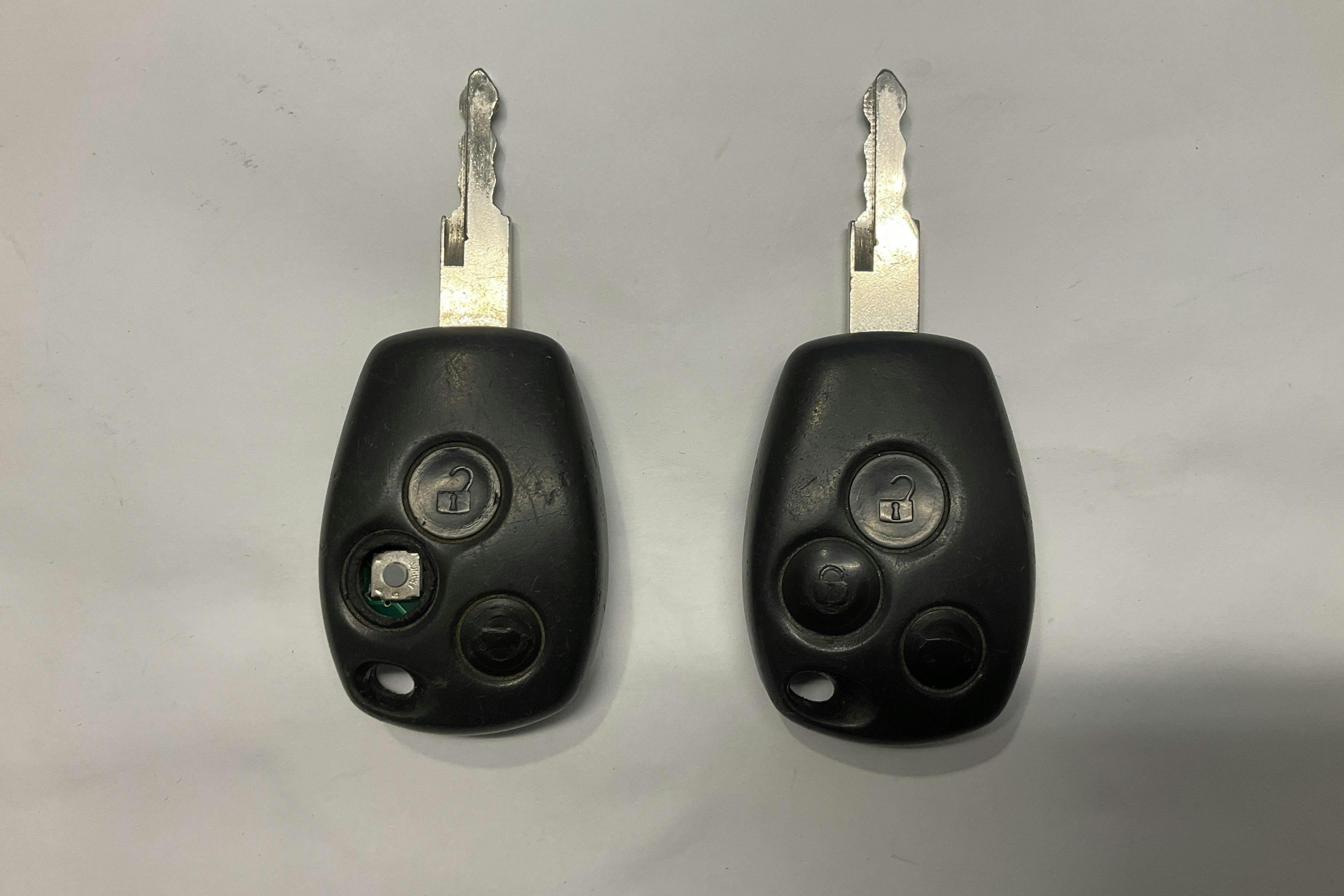 Esitlusfoto 12 aadressil 12: Nissan Primastar 2.0 dCi (114hk) - 214 460 km - Käsitsi - valge - 2014