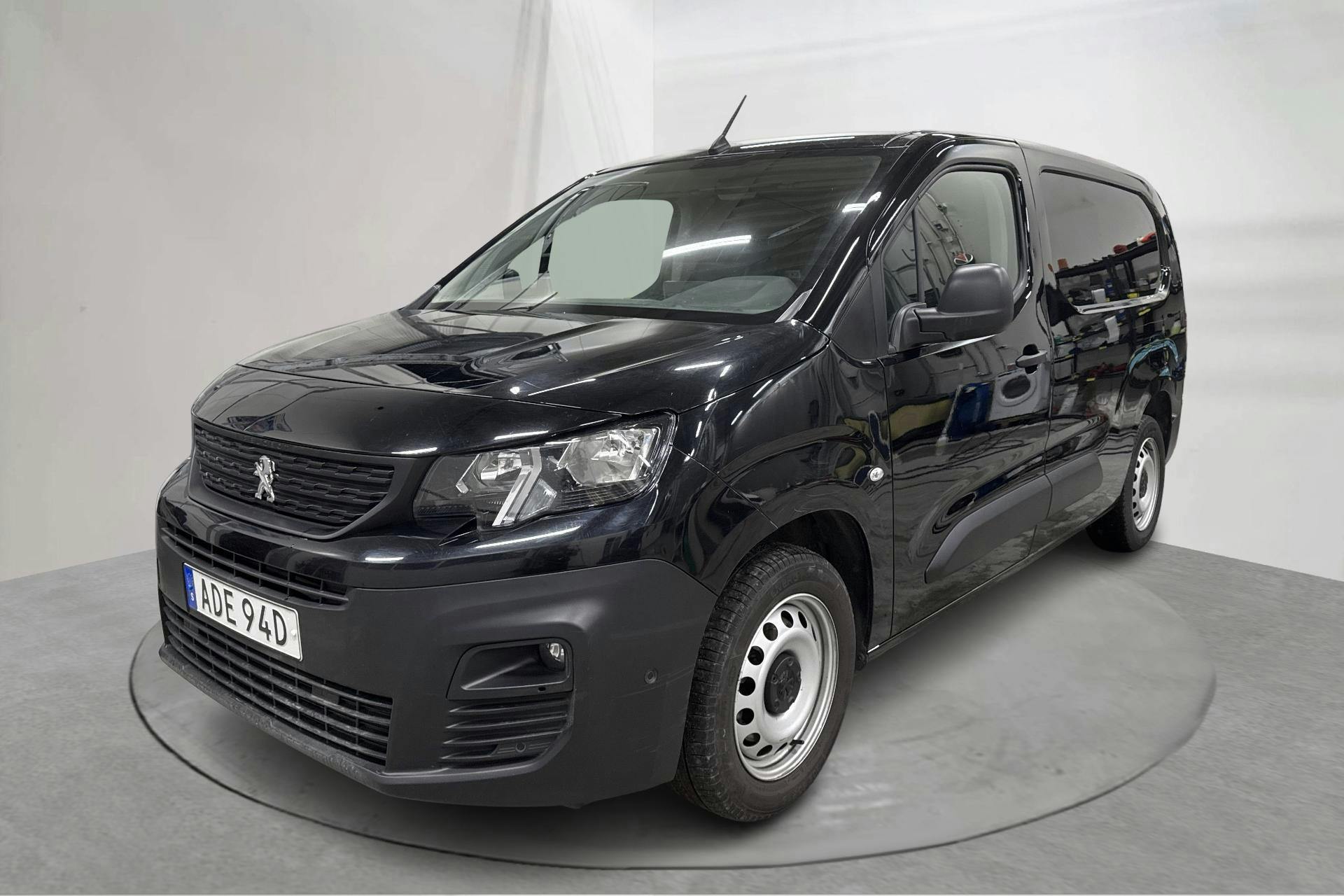 Presentation photo 1 of 15: Peugeot Partner 1.5 HDI Skåp (100hk) - 38 420 km - Manual - black - 2021