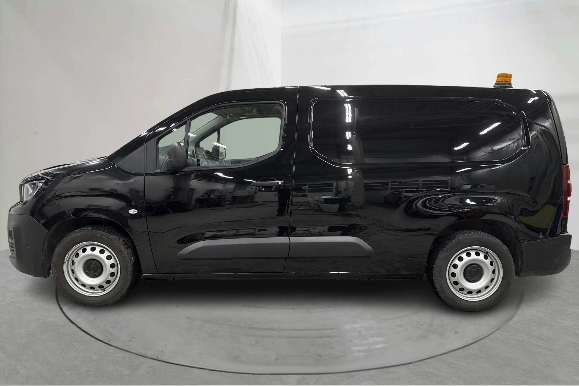 Presentation photo 2 of 15: Peugeot Partner 1.5 HDI Skåp (100hk) - 38 420 km - Manual - black - 2021