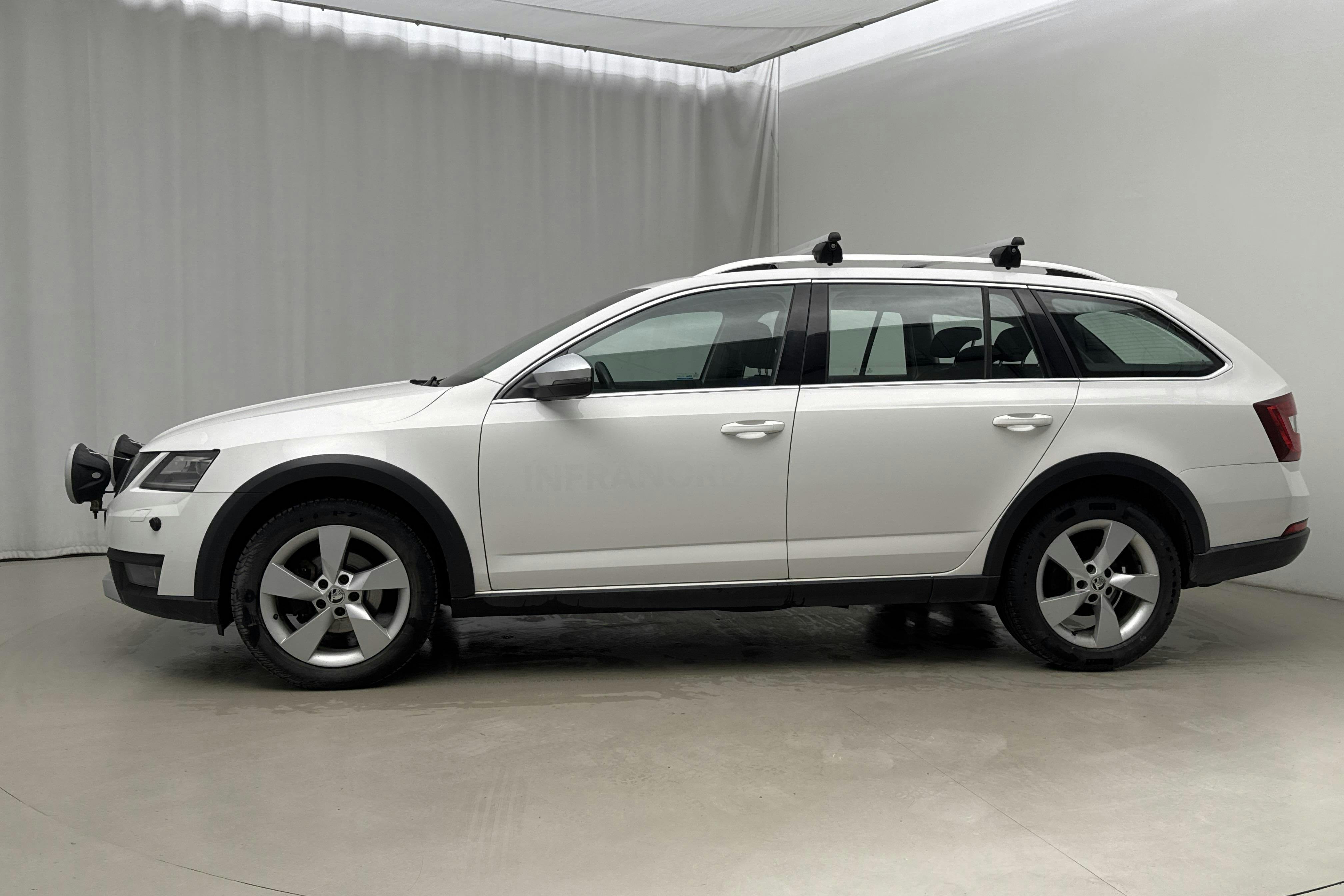 Esitlusfoto 2 aadressil 19: Skoda Octavia Scout II 2.0 TDI 4X4 (150hk) - 177 130 km - Käsitsi - valge - 2018