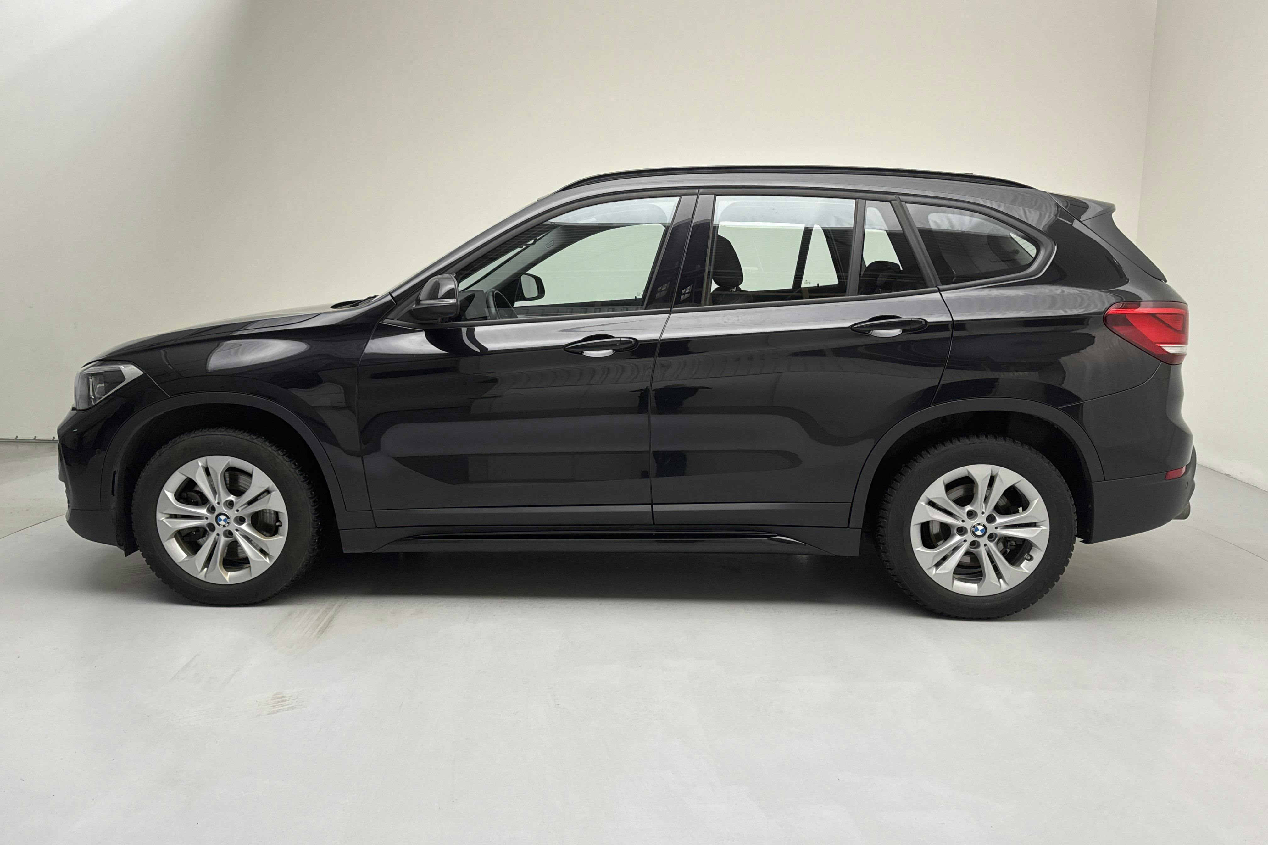 Presentation photo 2 of 16: BMW X1 xDrive20d LCI, F48 (190hk) - 160 980 km - Automatic - black - 2021