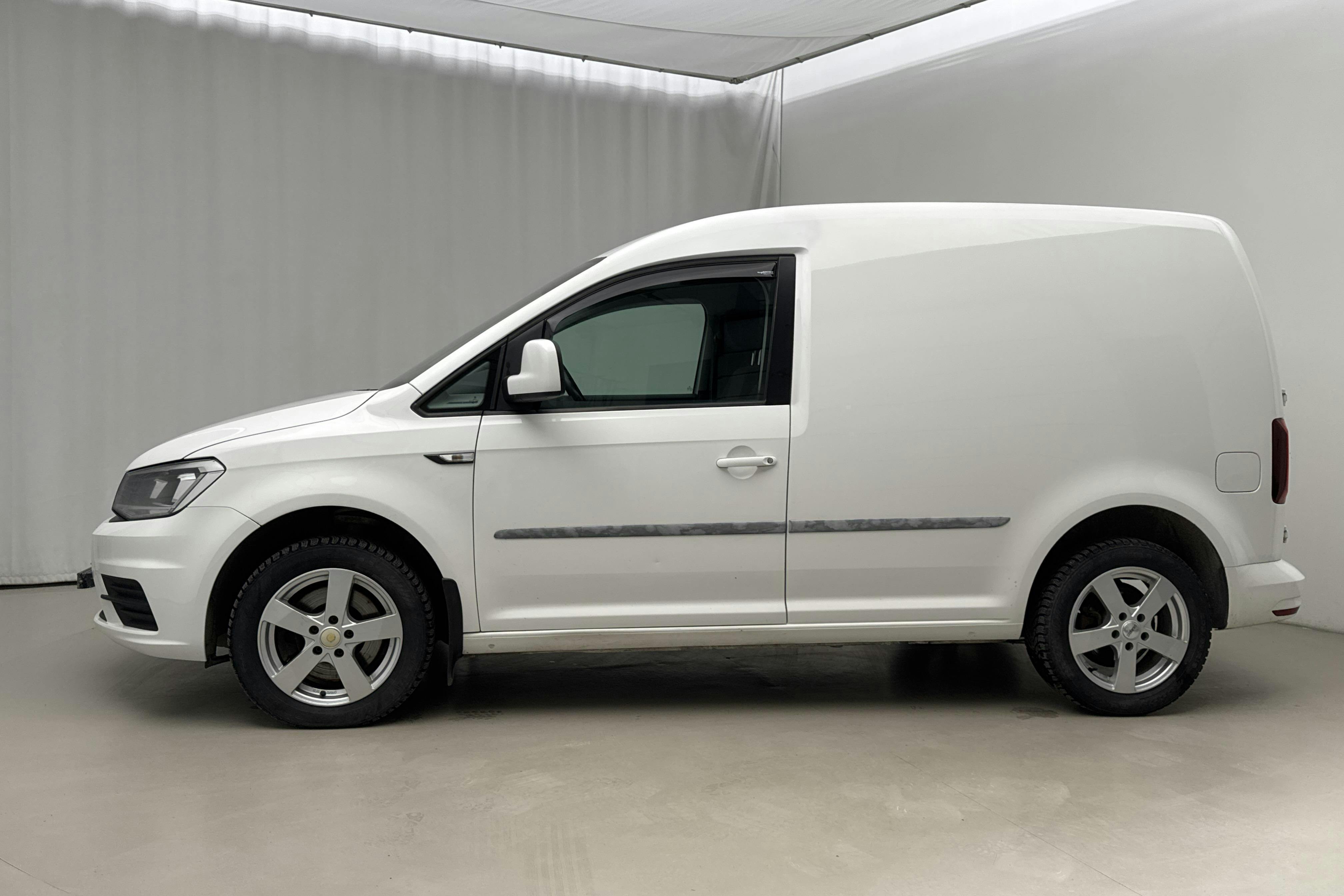 Presentation photo 2 of 18: VW Caddy 2.0 TDI Skåp (150hk) - 220 140 km - Automatic - white - 2017