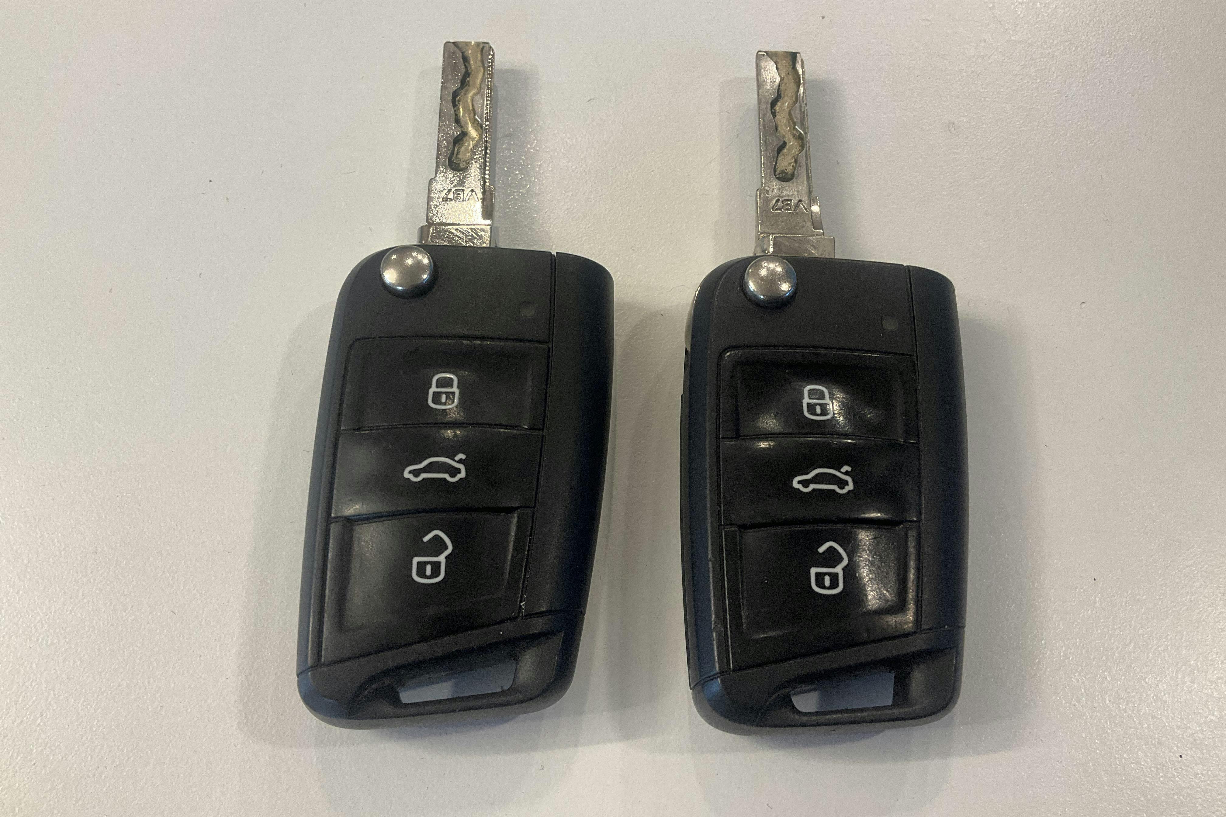 Esitlusfoto 17 aadressil 17: VW Golf VII 1.6 TDI Sportscombi (115hk) - 108 380 km - Käsitsi - hõbe - 2019